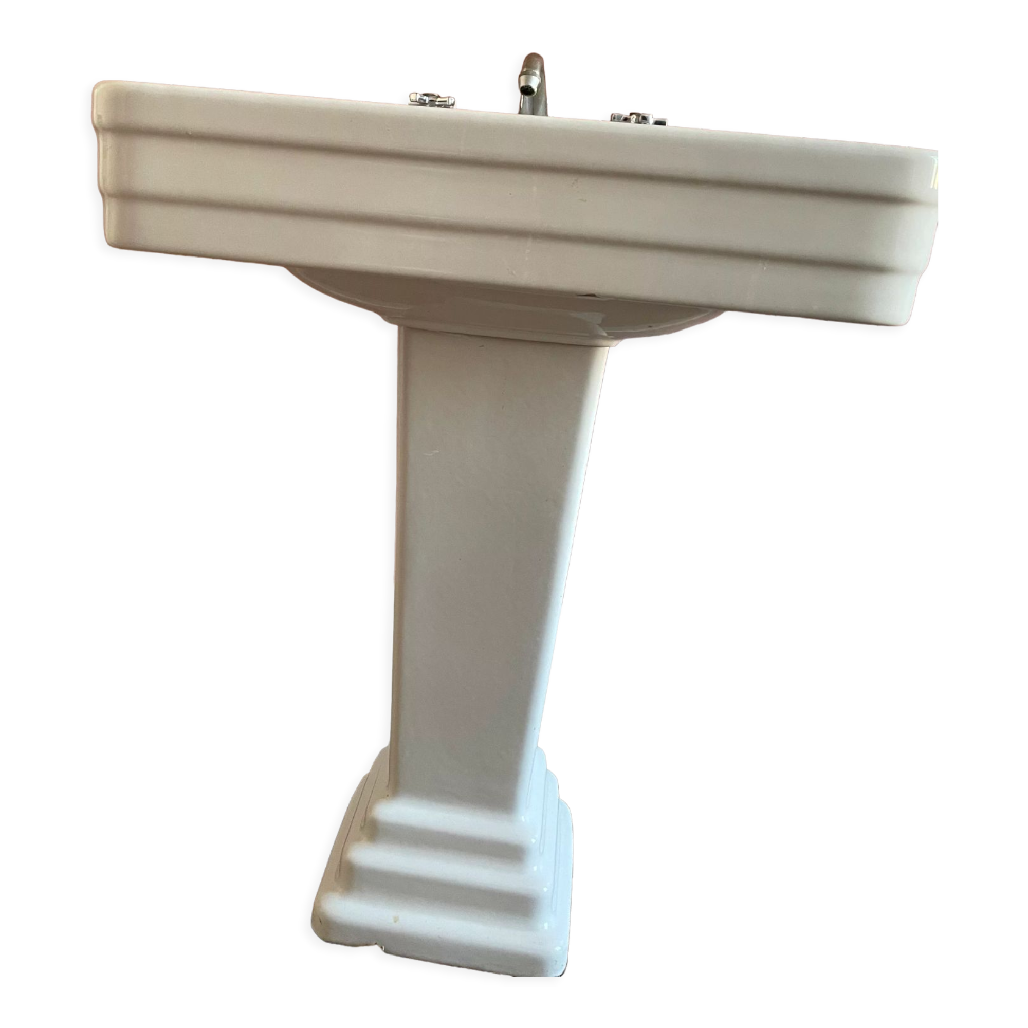 Vintage art deco style washbasin