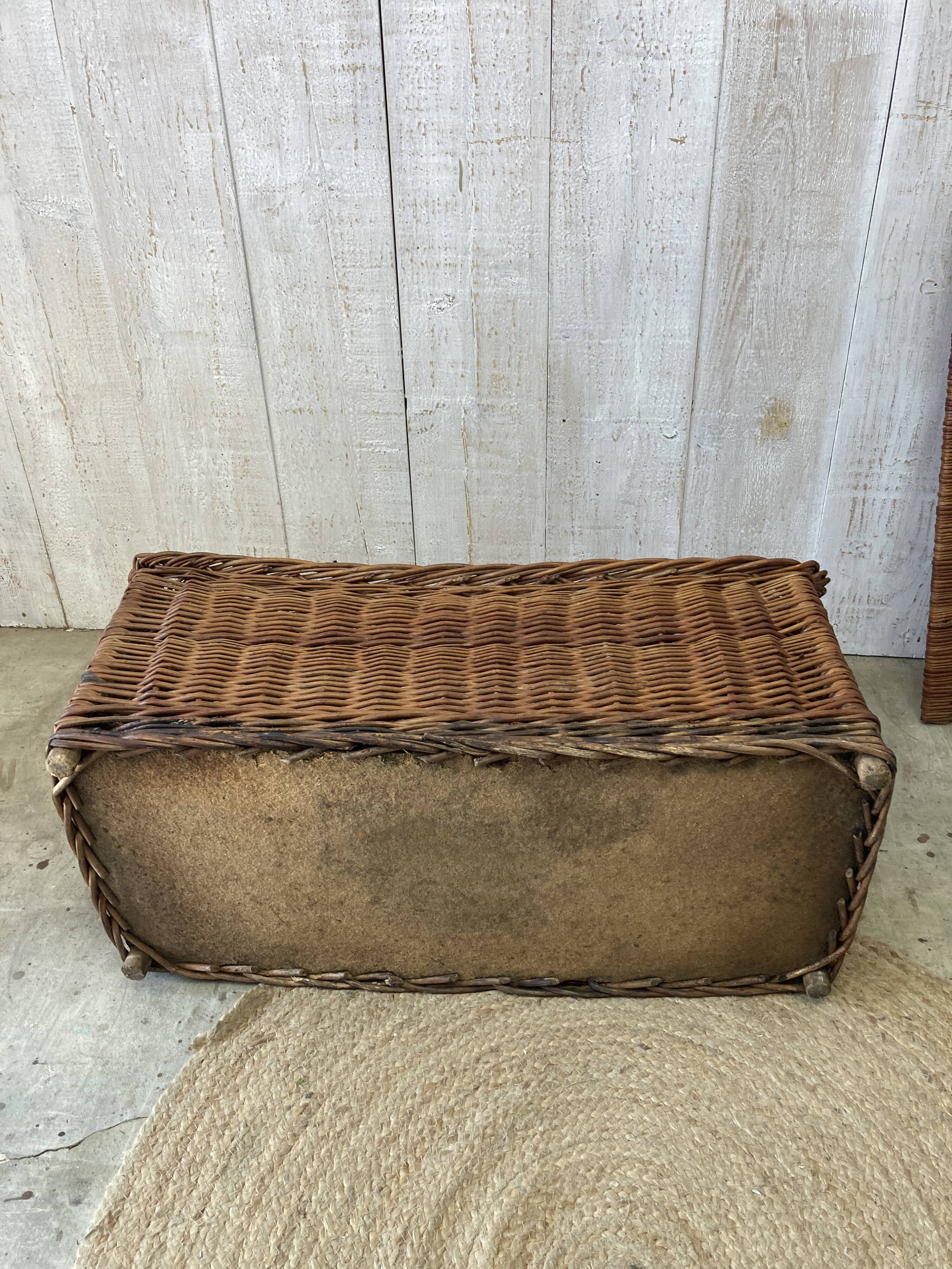 Coffre/banc en osier vintage
