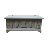 Light grey wood chest