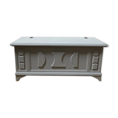 Light grey wood chest