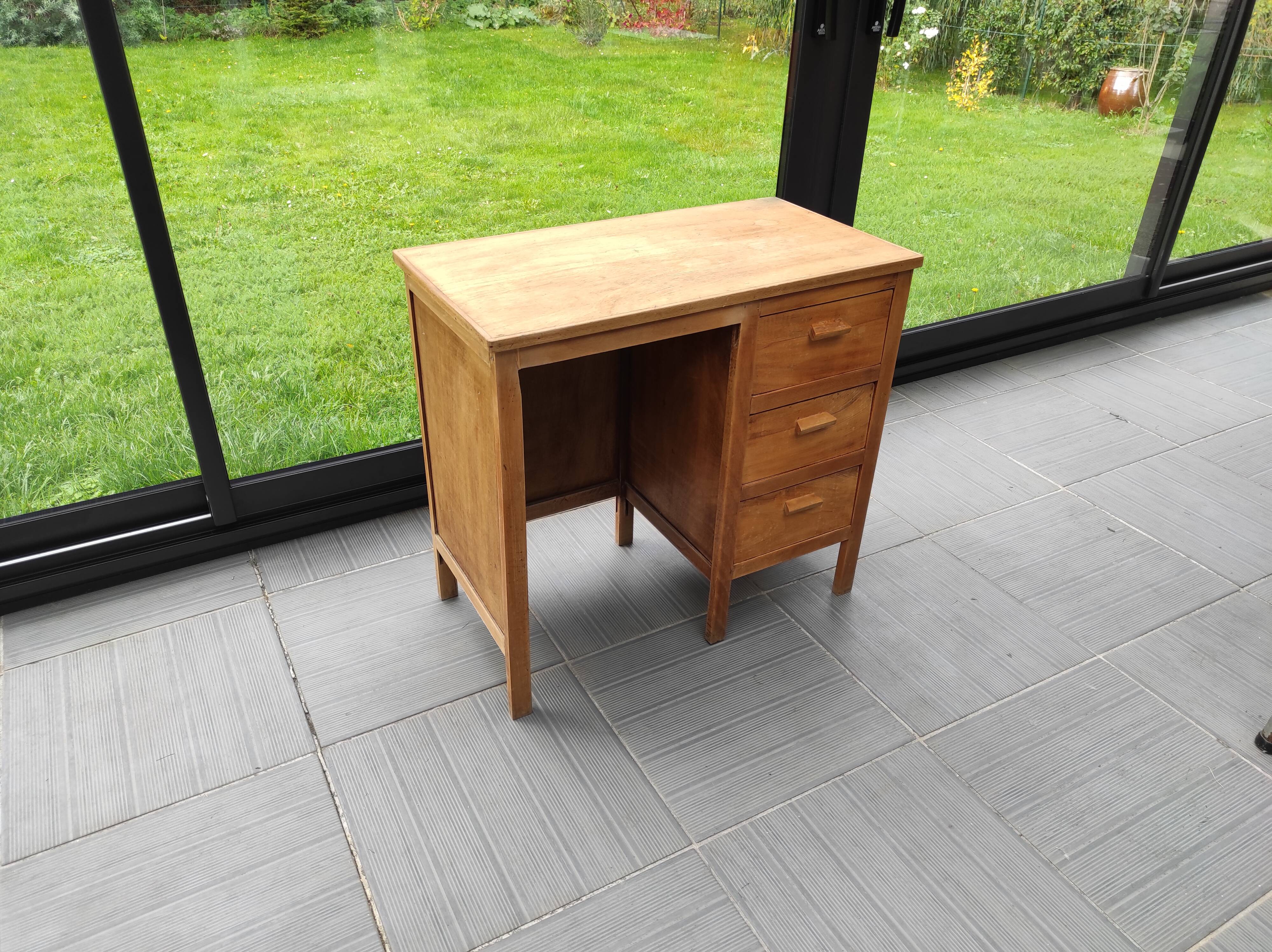 Small wooden desk three drawers