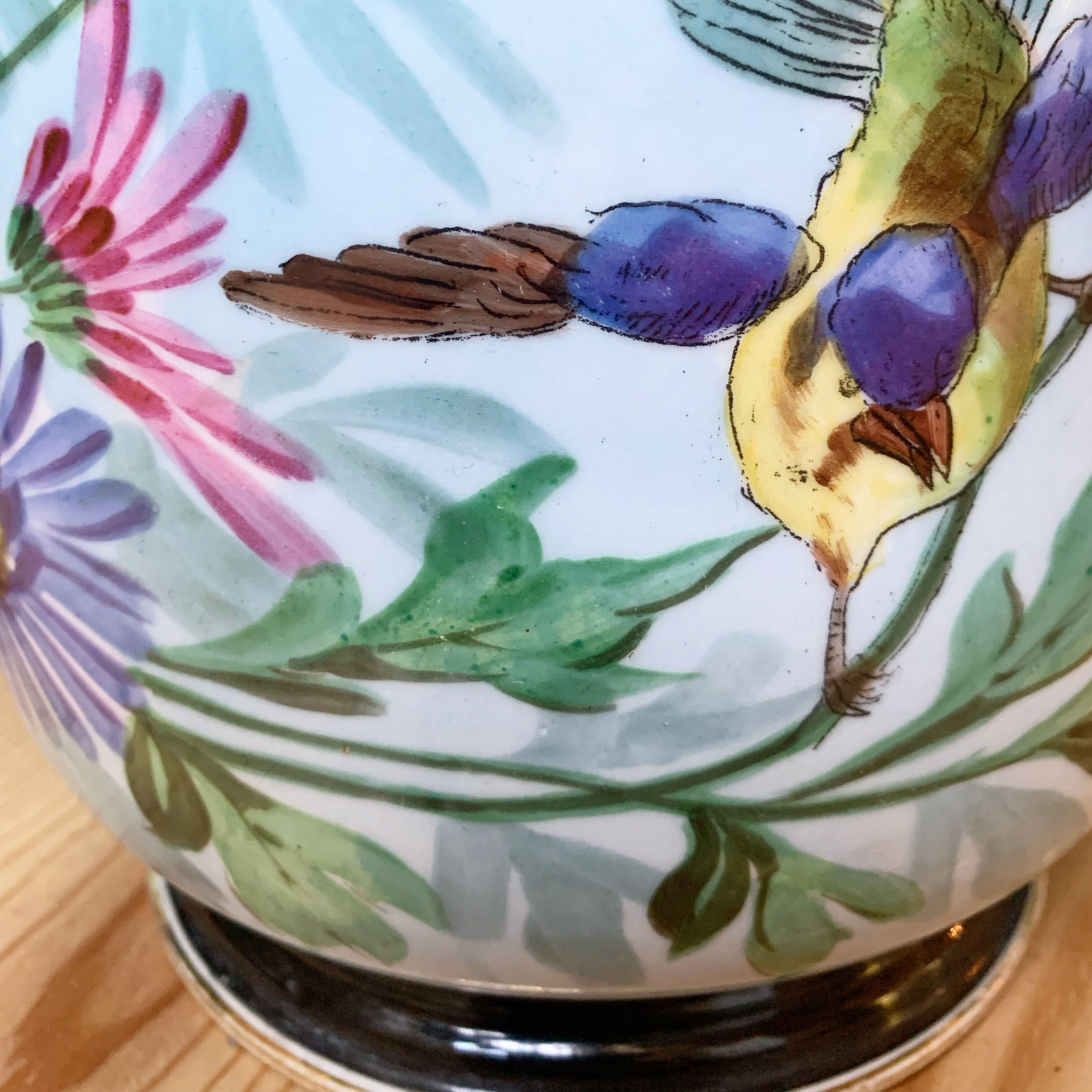 Lot de deux cache-pots en porcelaine de Limoges