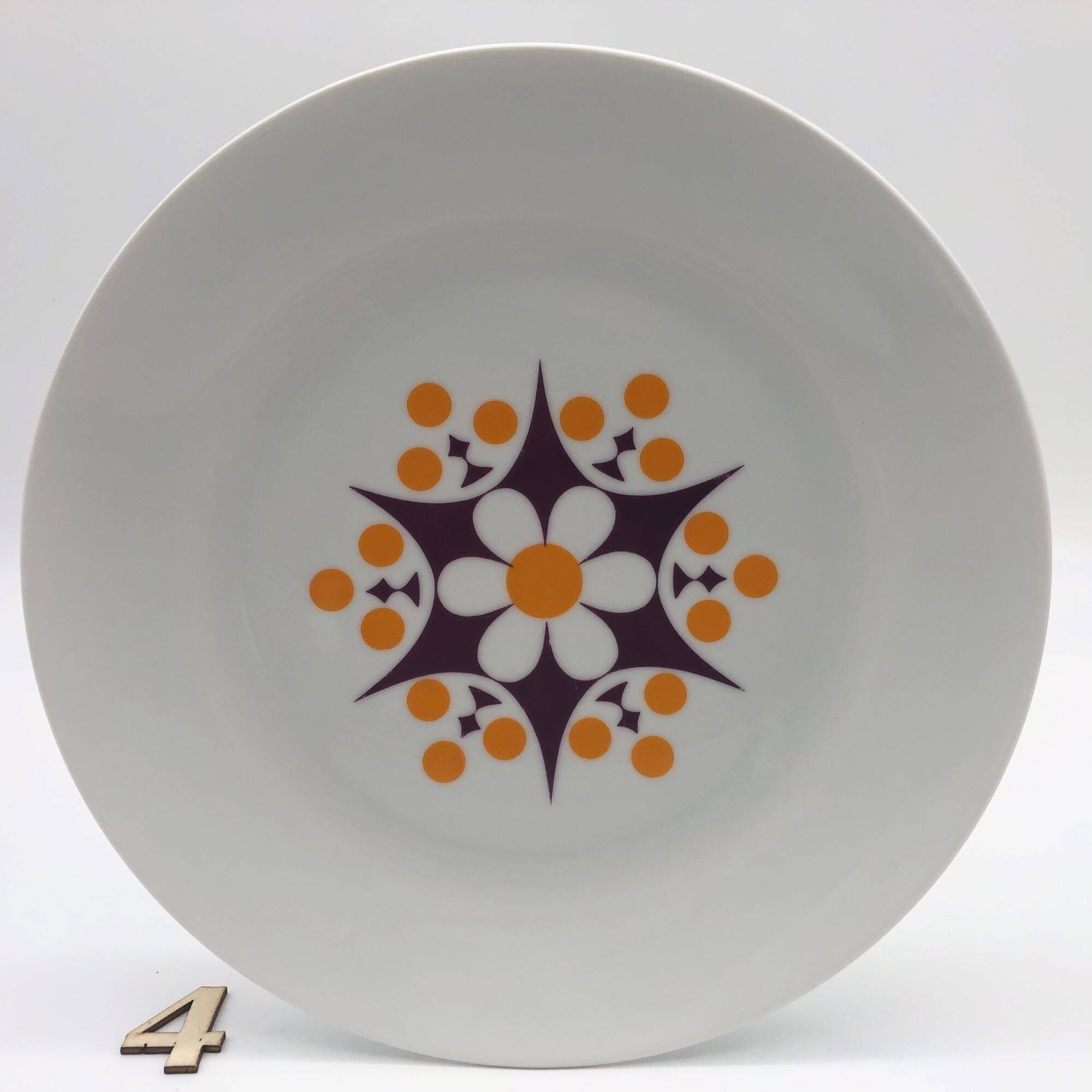 6 Bohemian porcelain dinner plates, 1970s, TK Thun - Czechoslovakia