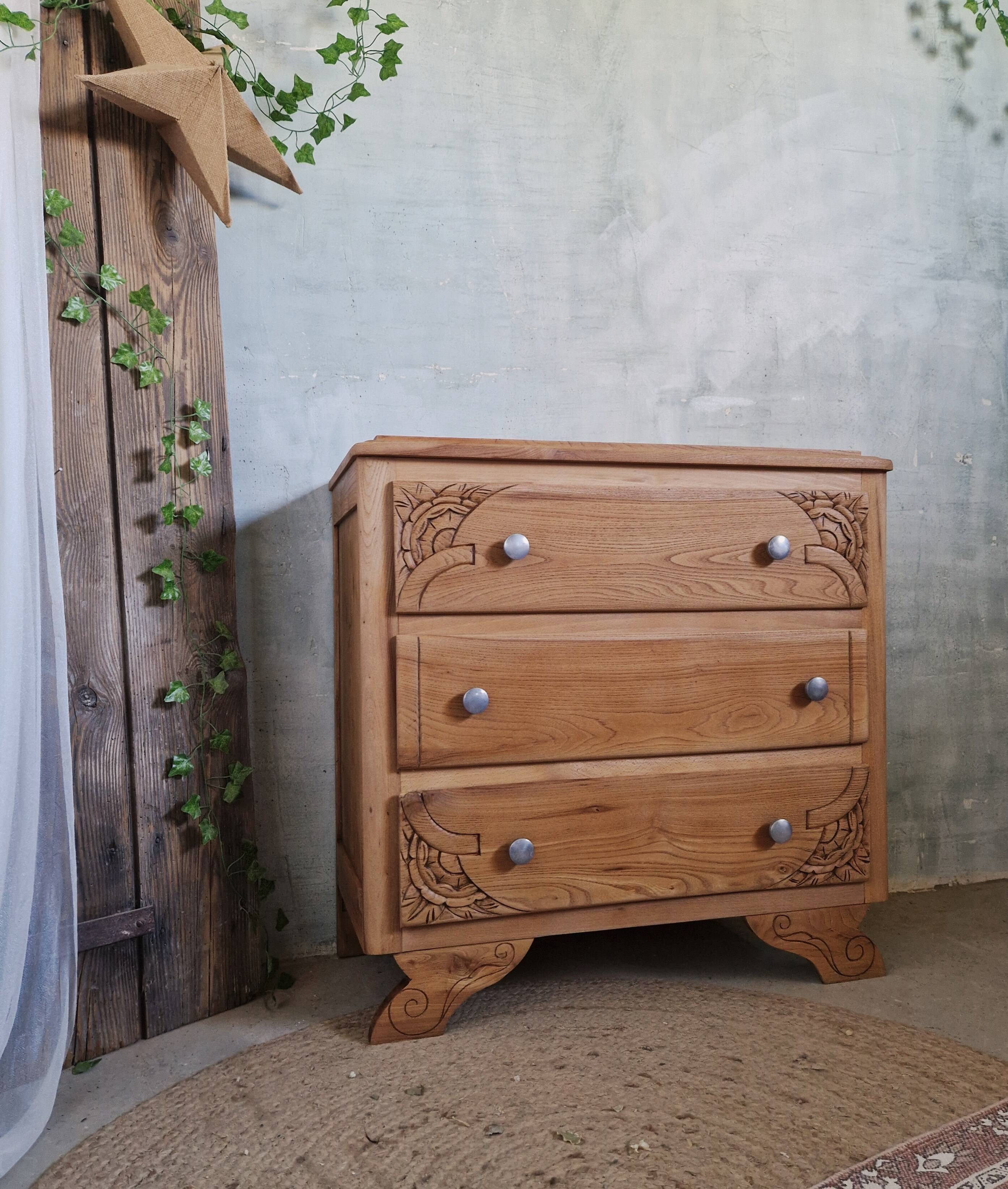 Beautiful Art Deco chest of drawers