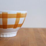 3 checkered bowls