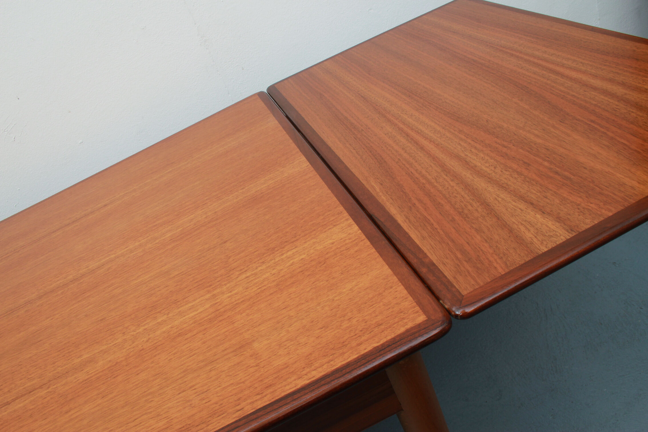 1960s diningtable in rosewood