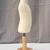 "Child bust" mannequin on base