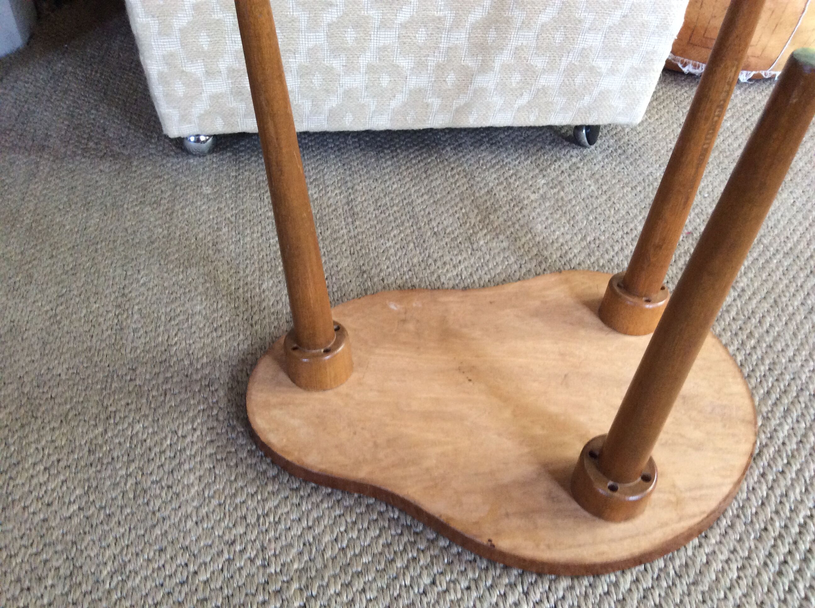 Side table pallet shape
