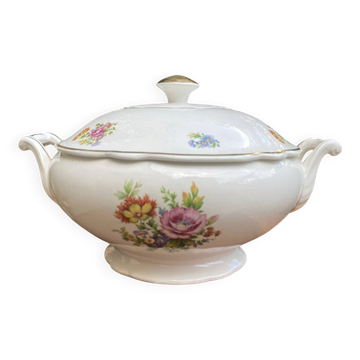 Digoin Sarreguemines soup tureen with a romantic pattern.