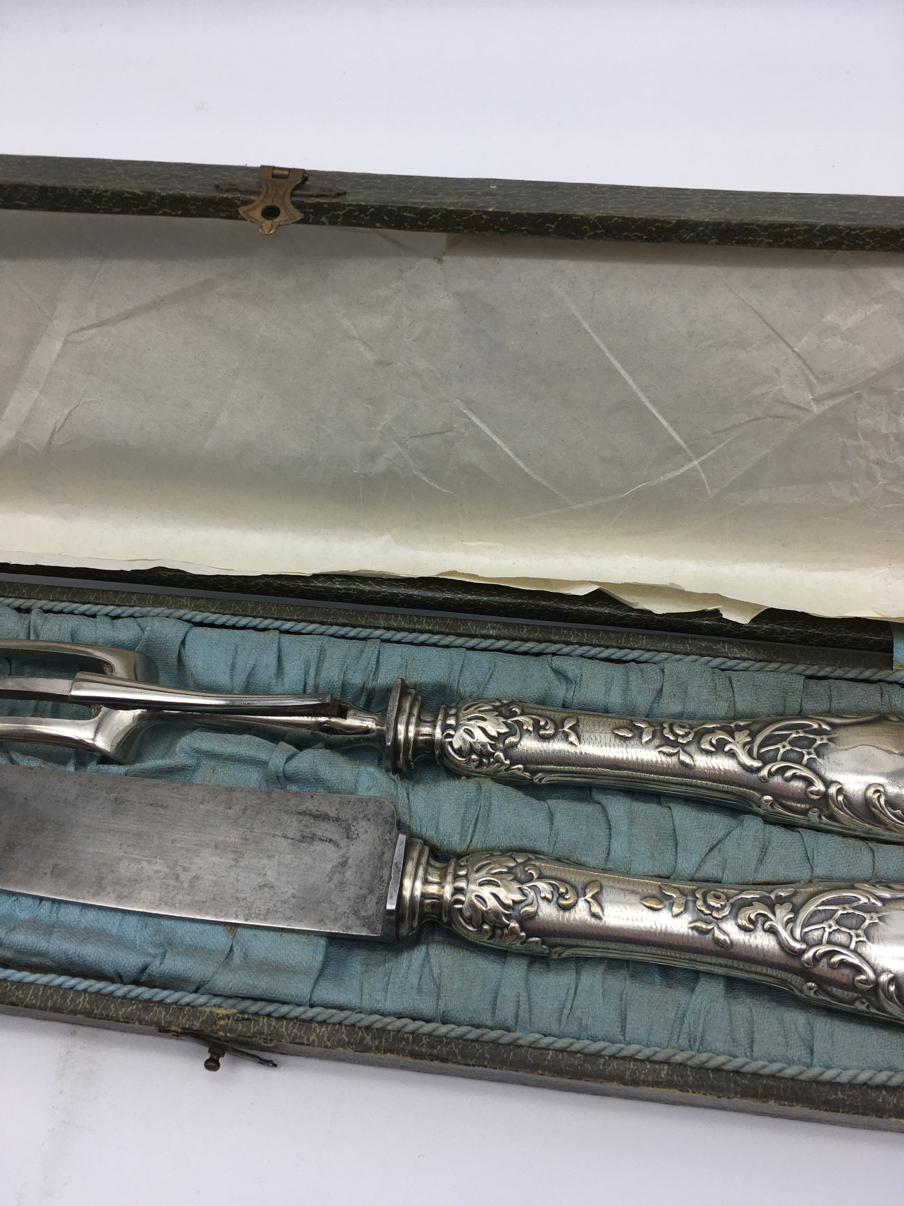 Box of cutlery with leg / roast silver filled.