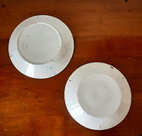 Pair of chatty earthenware plates 19th century