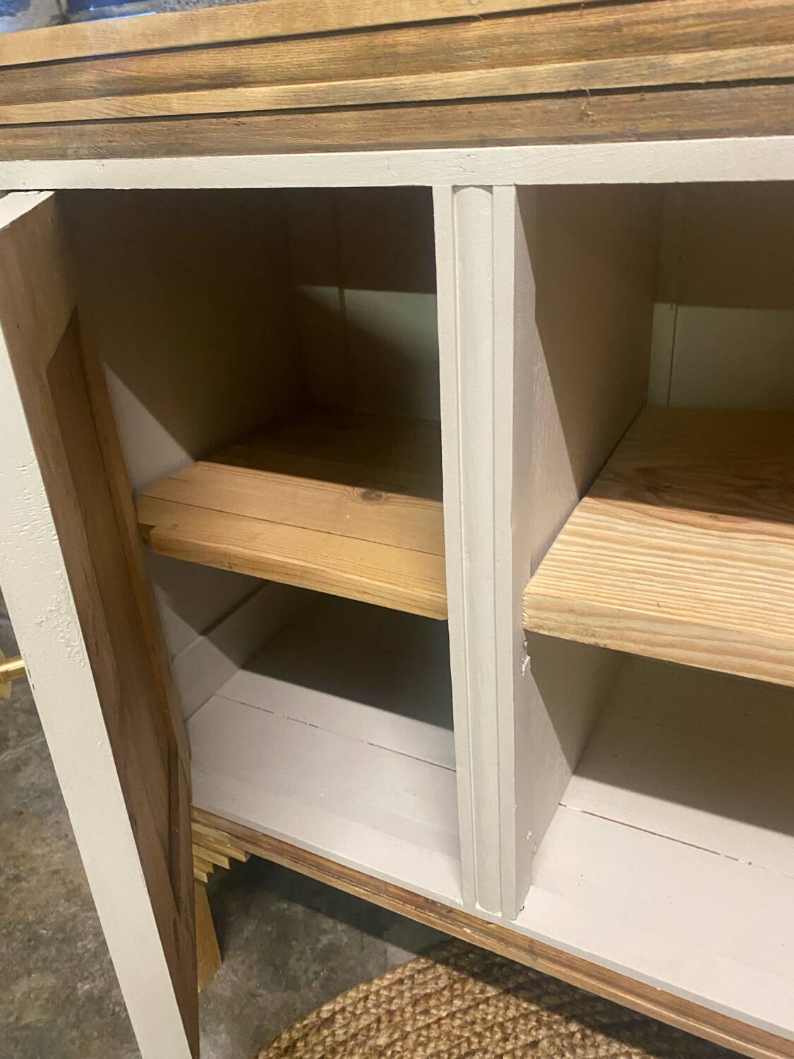 Sideboard / buffet