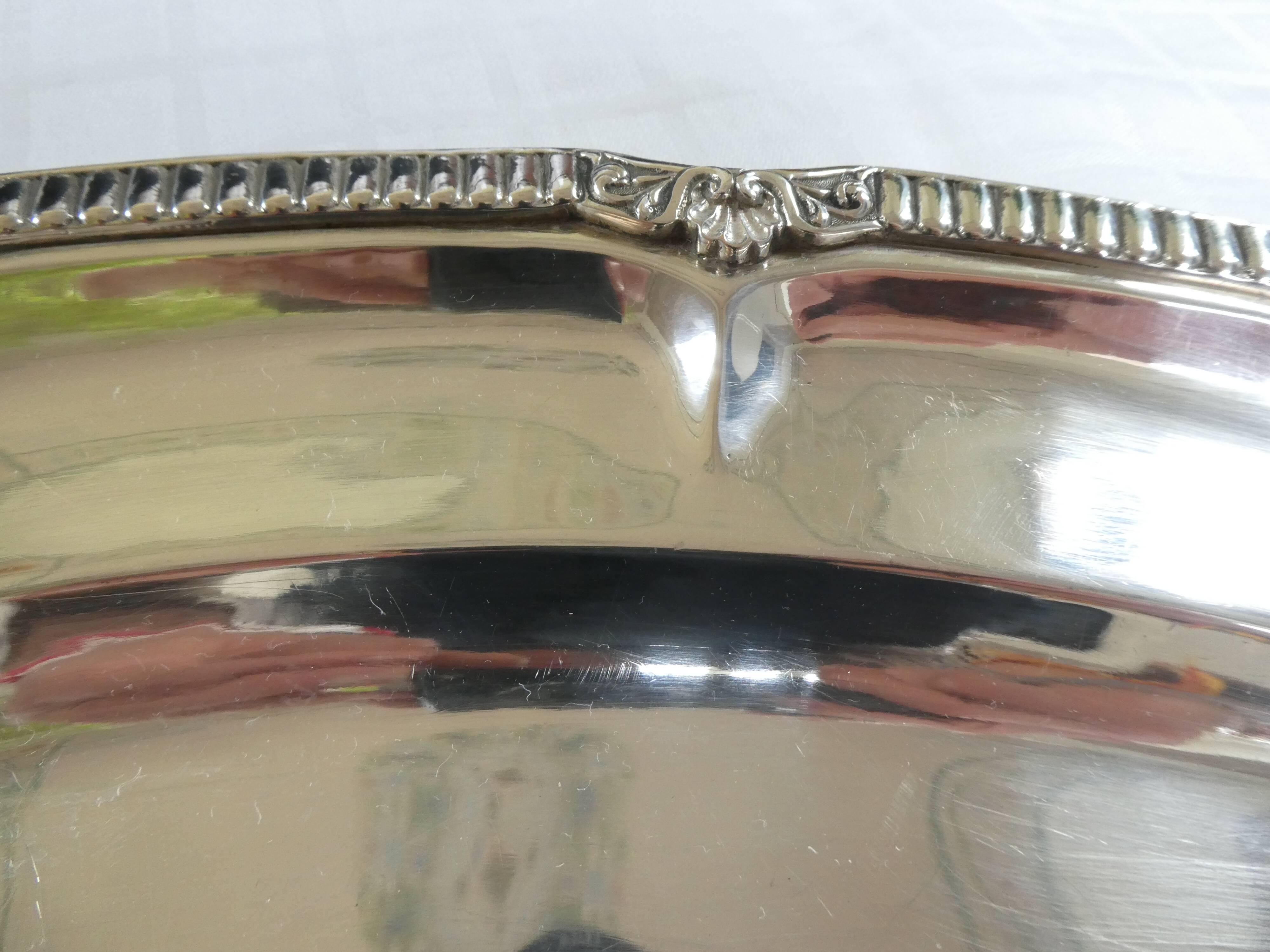 Grand plat ovale en métal argenté Wiskemann (Belgique - Bruxelle)