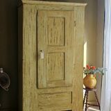 19th-century bonnetière wardrobe | Claudia