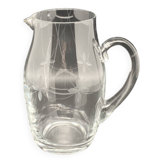 Carafe en verre fin ciselé