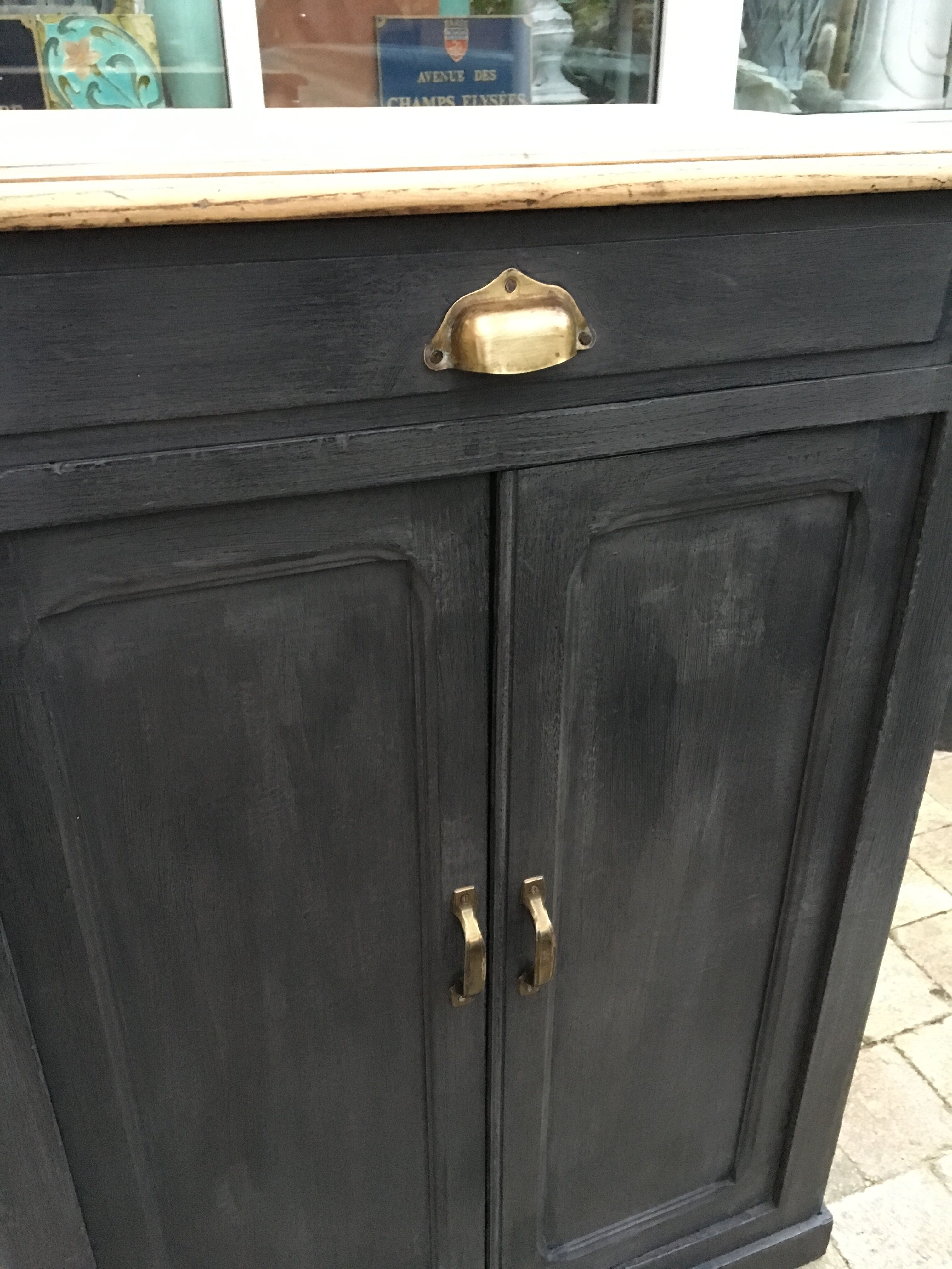 Buffet parisien patiné