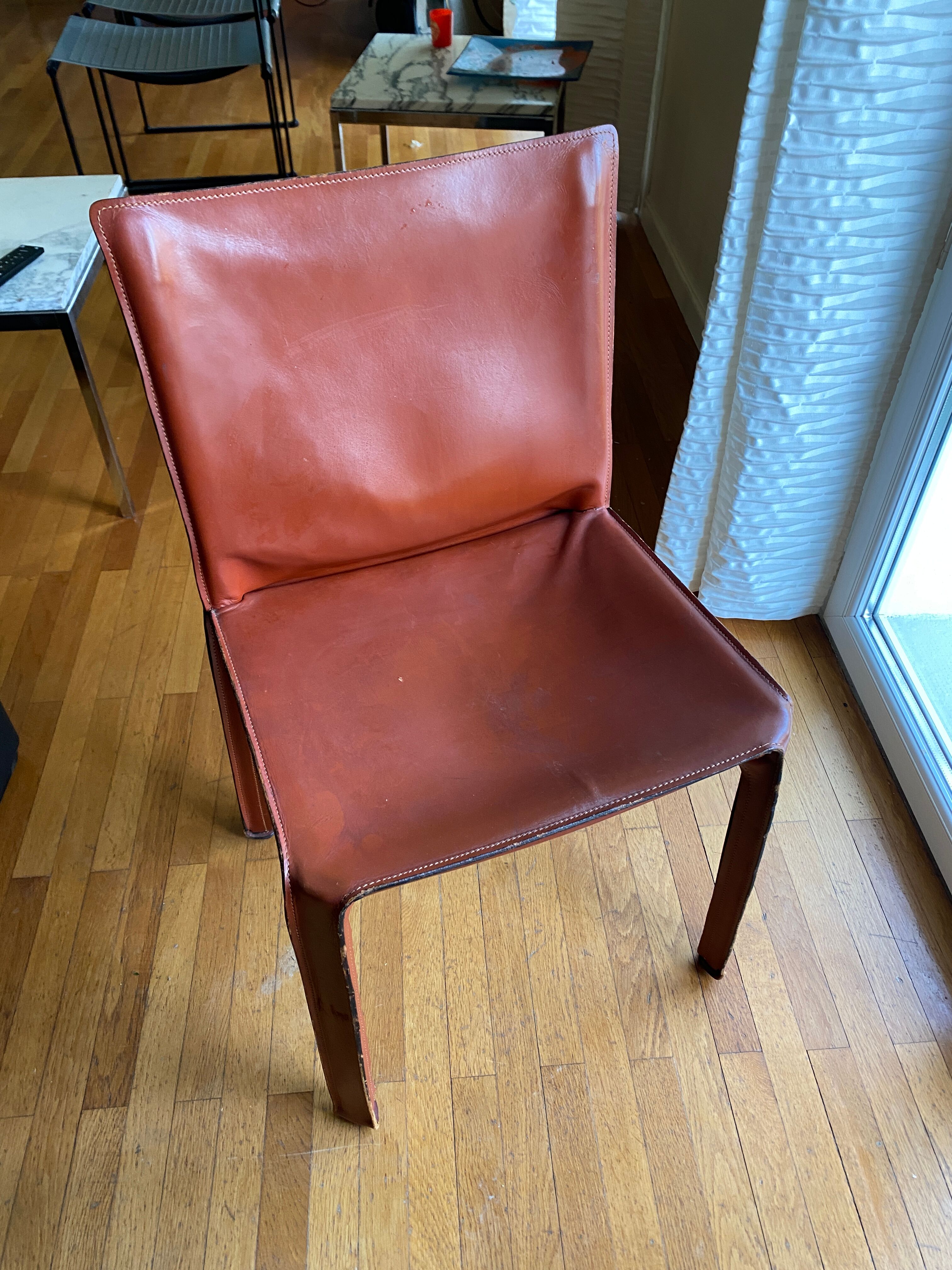 2 chairs model 412 Mario Bellini