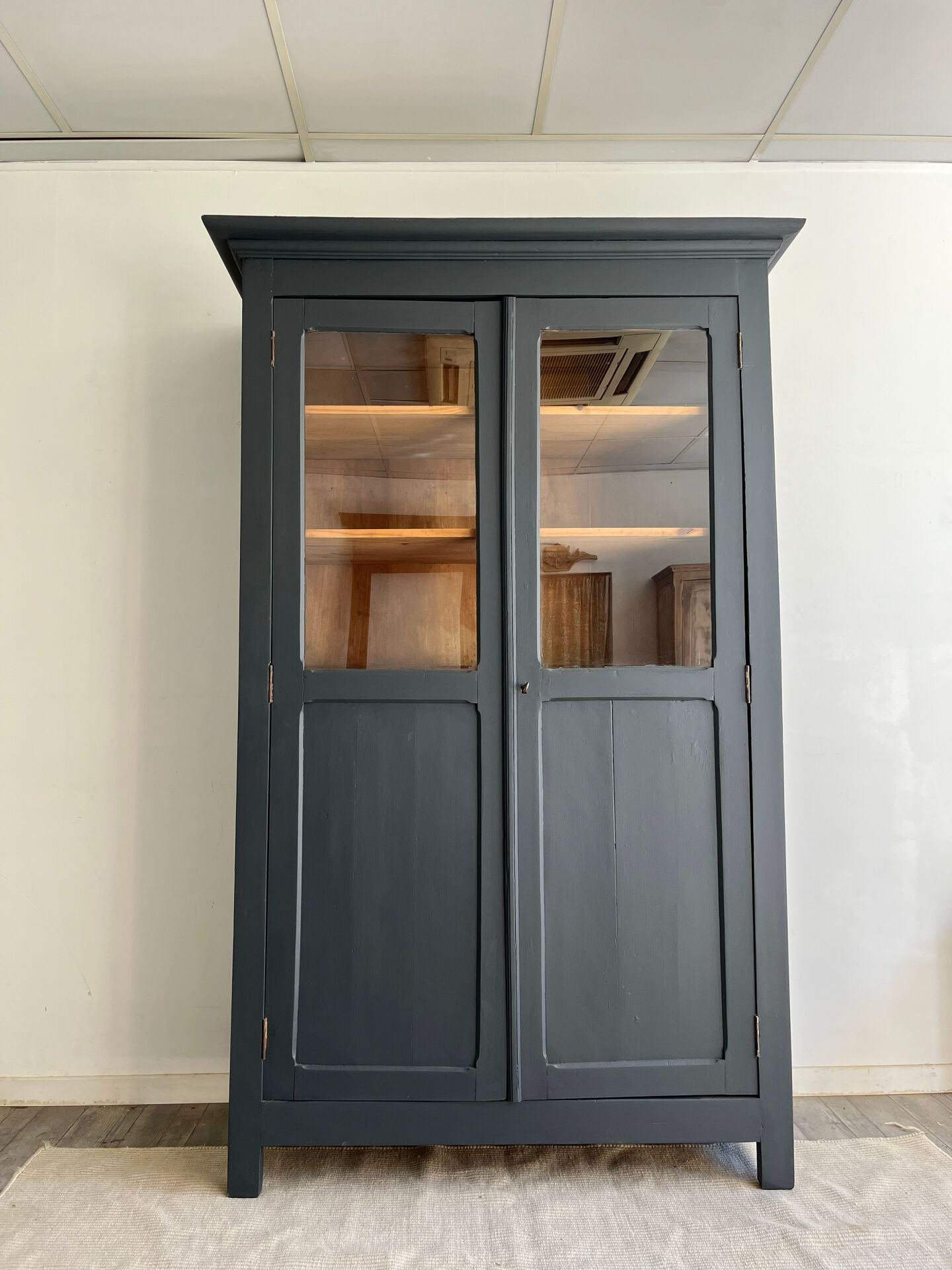 Armoire vitrée