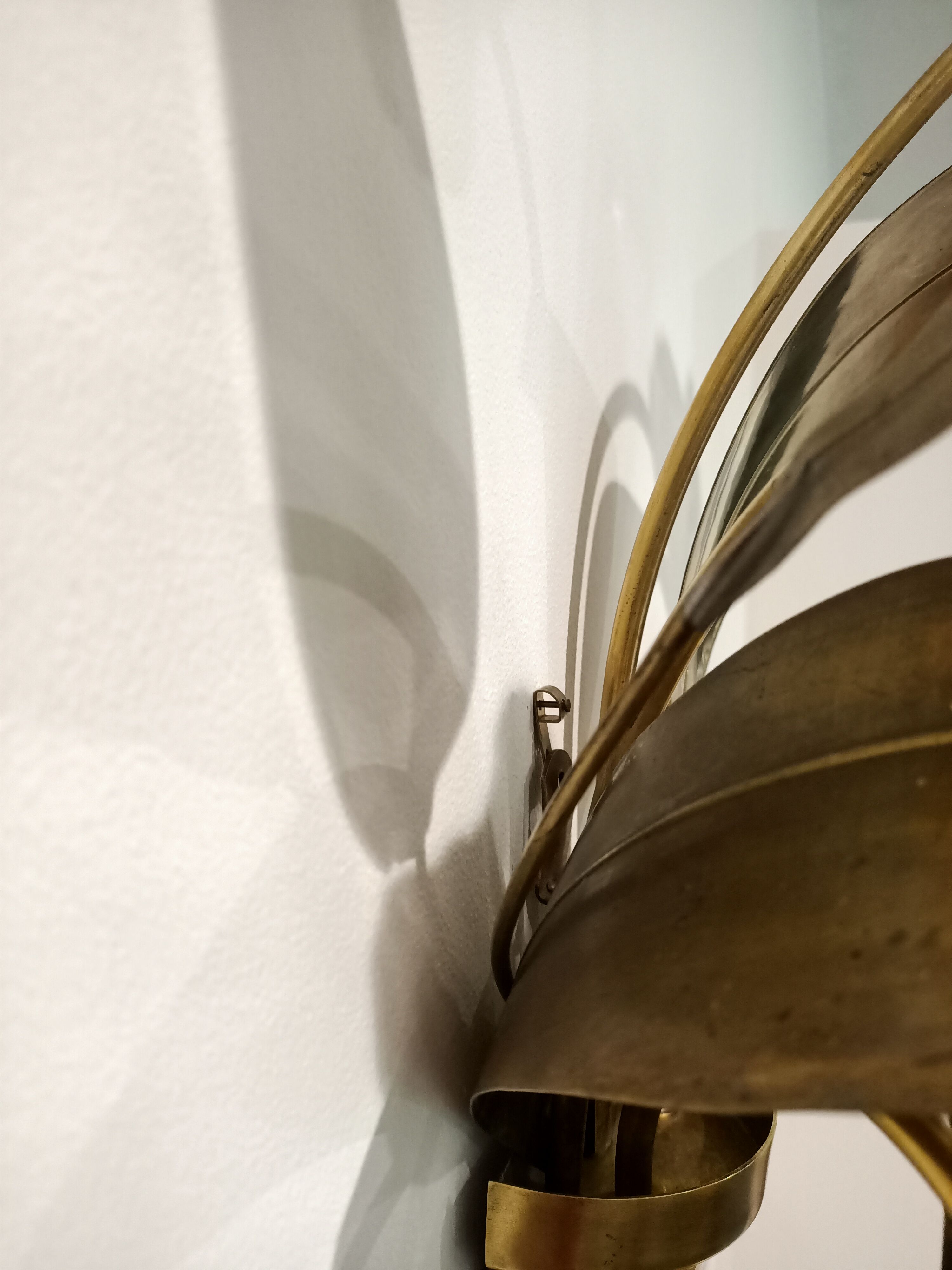 Golden wall lamp