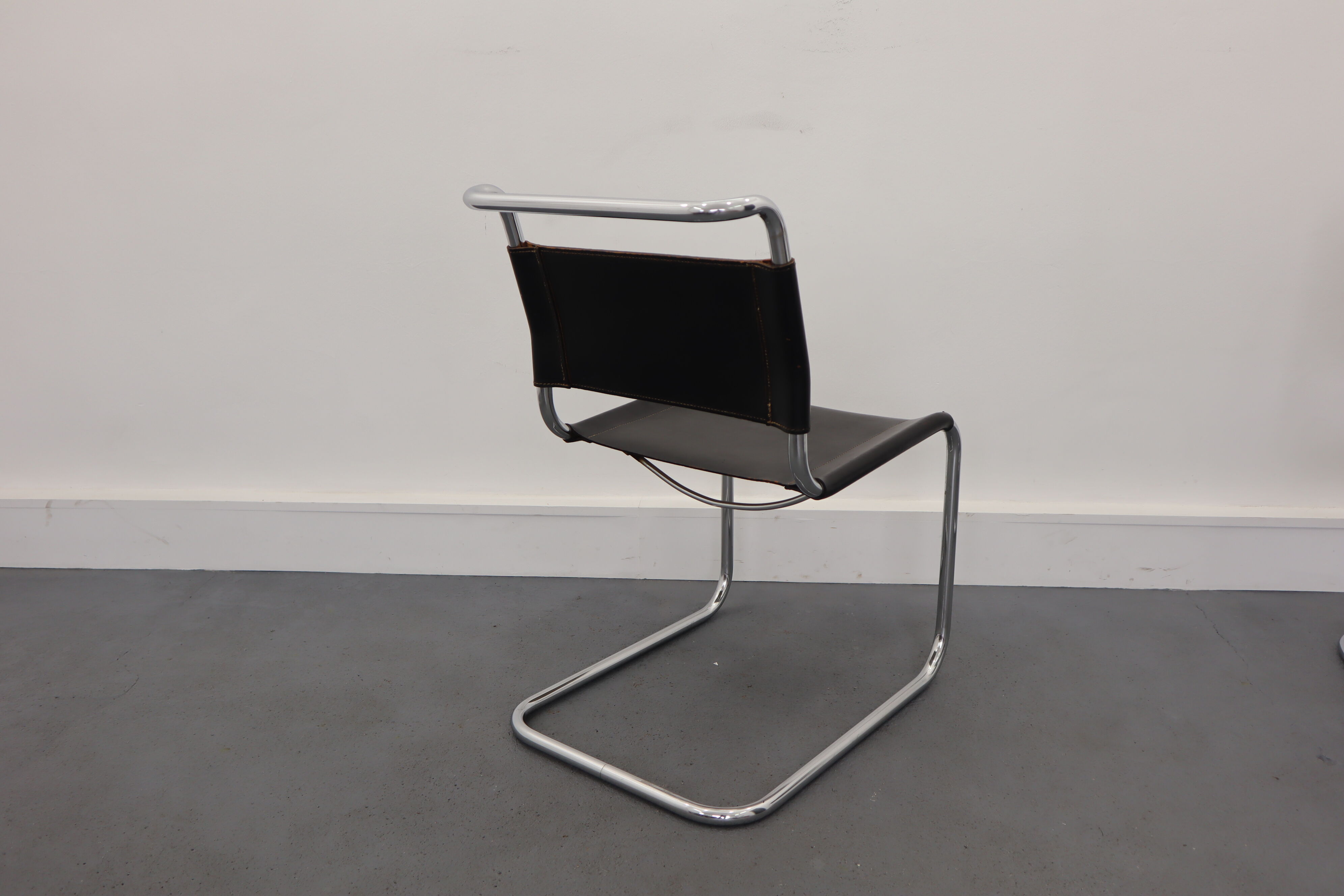 Chairs design Breuer, modèle B33, édition Thonet