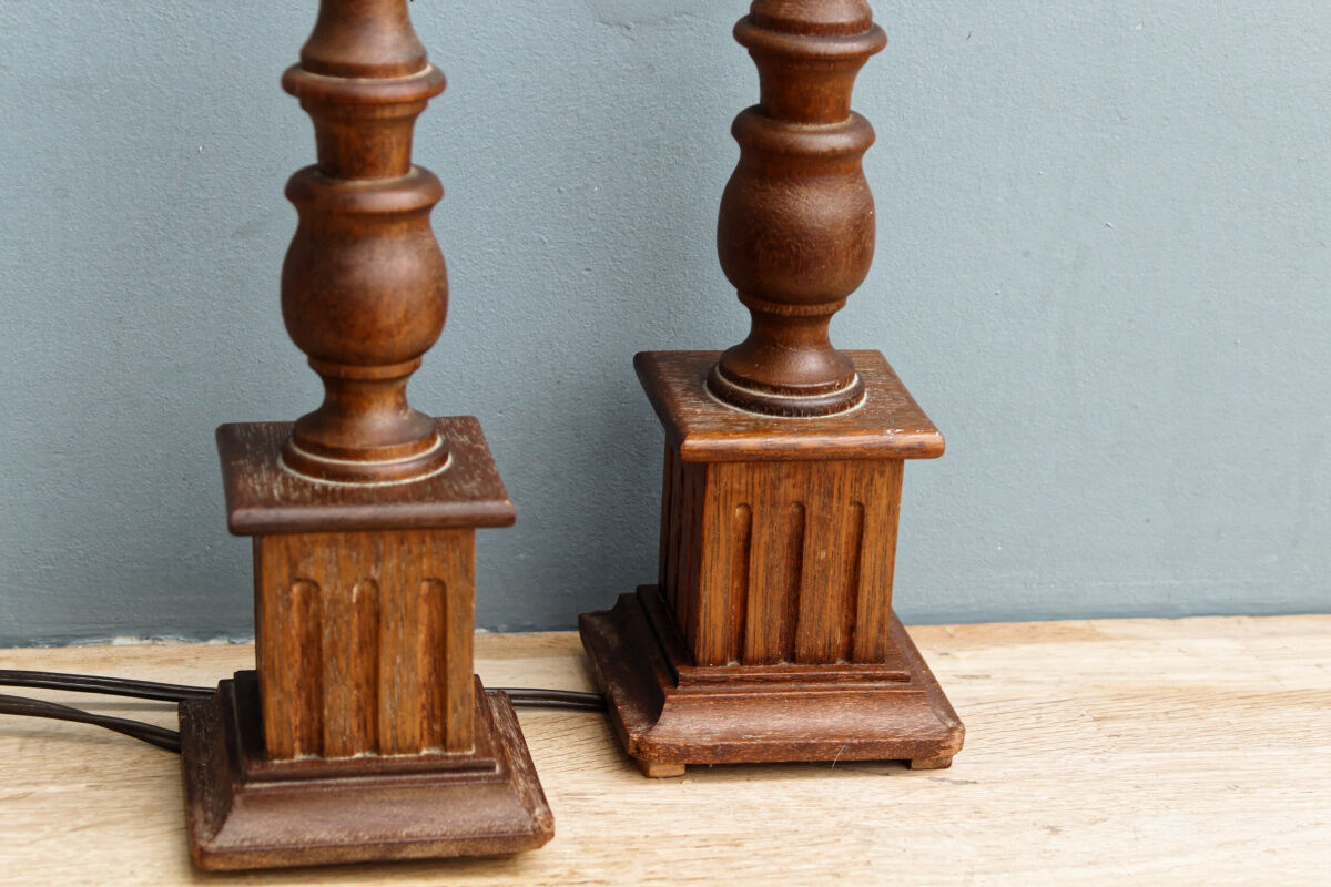 Pair of turned wooden baluster lamps