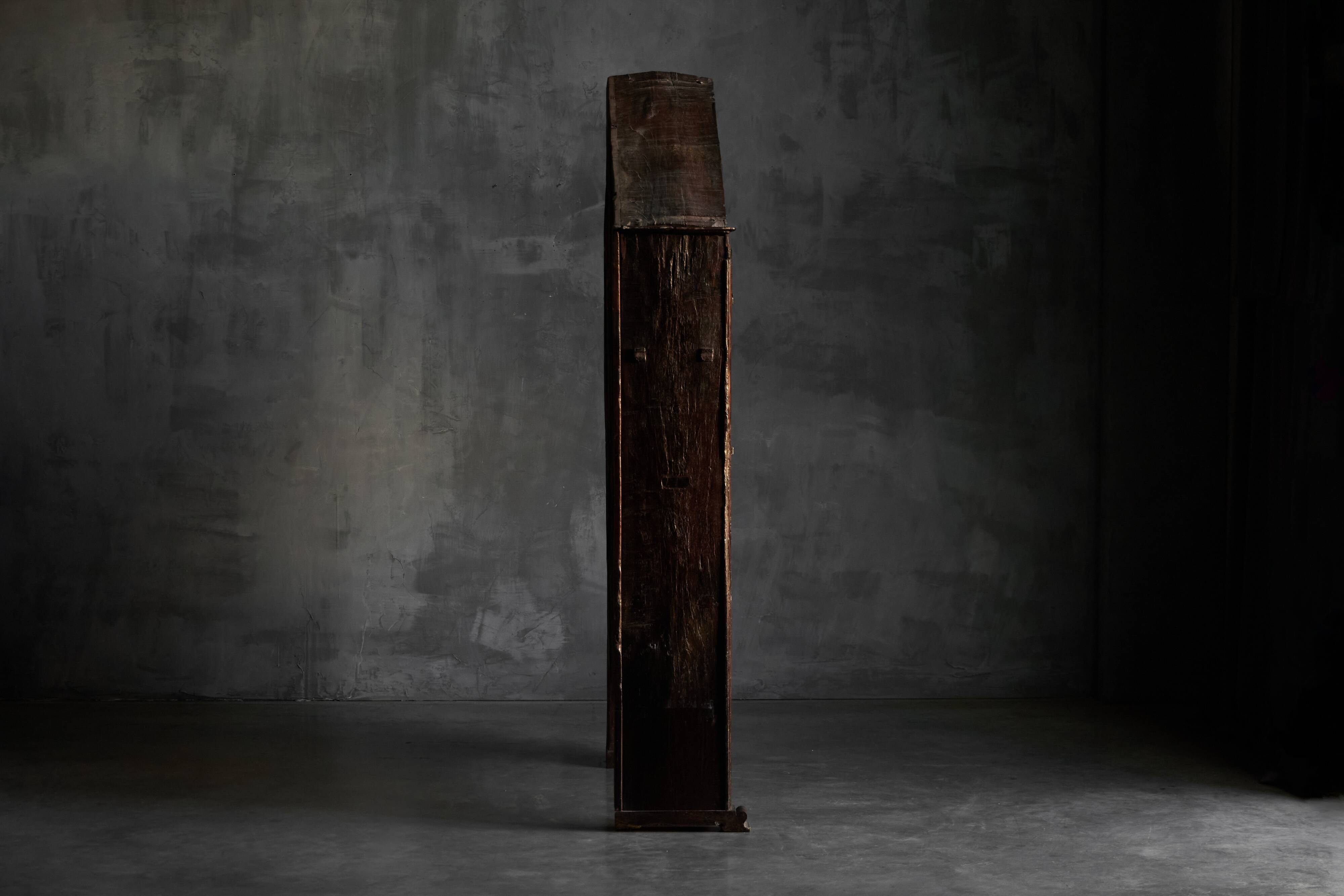 Armoire vernaculaire d'art populaire, France, XIXe siècle