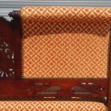Banquette ancienne, tissu velours