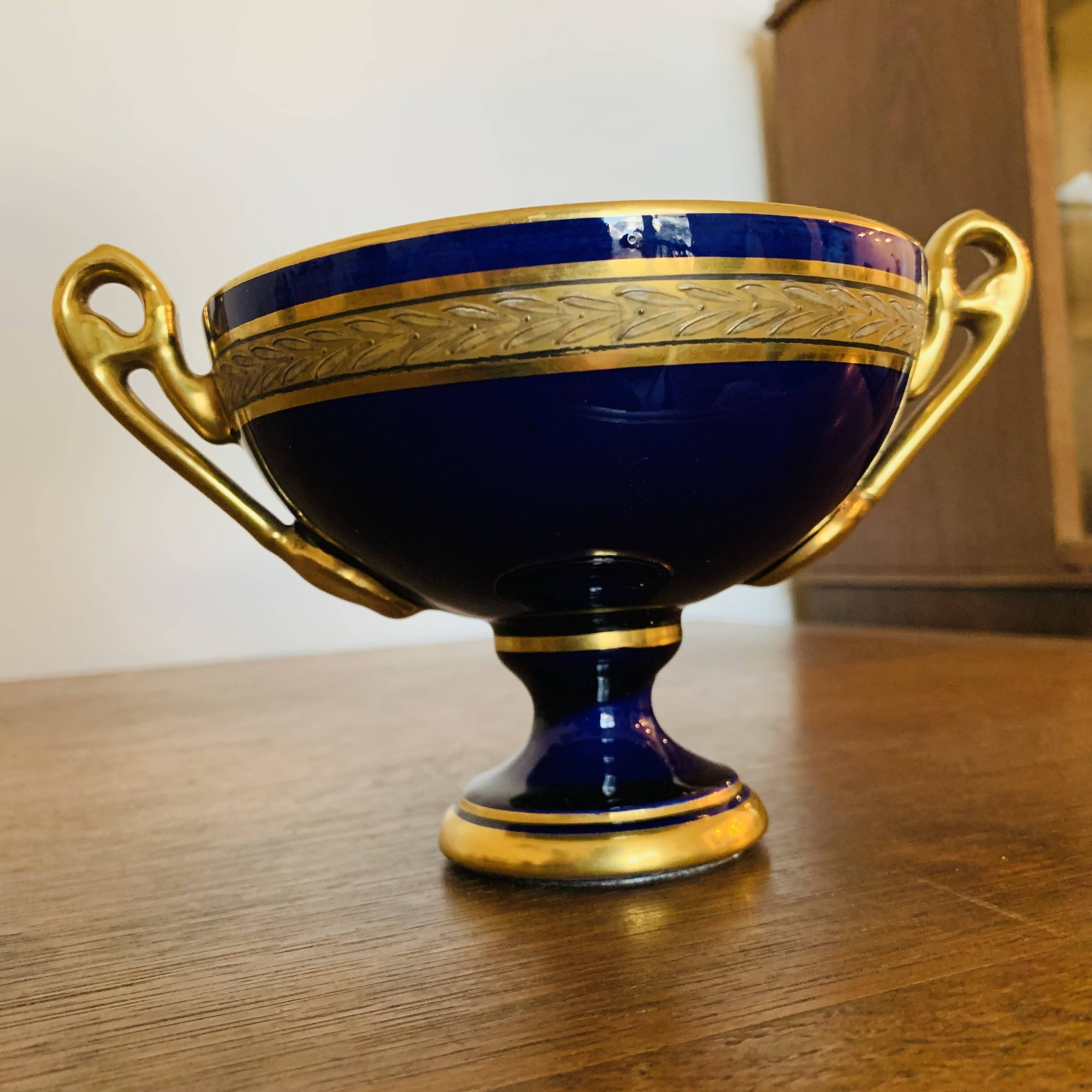 Porcelain cup from Tours Pinon and Jaget
