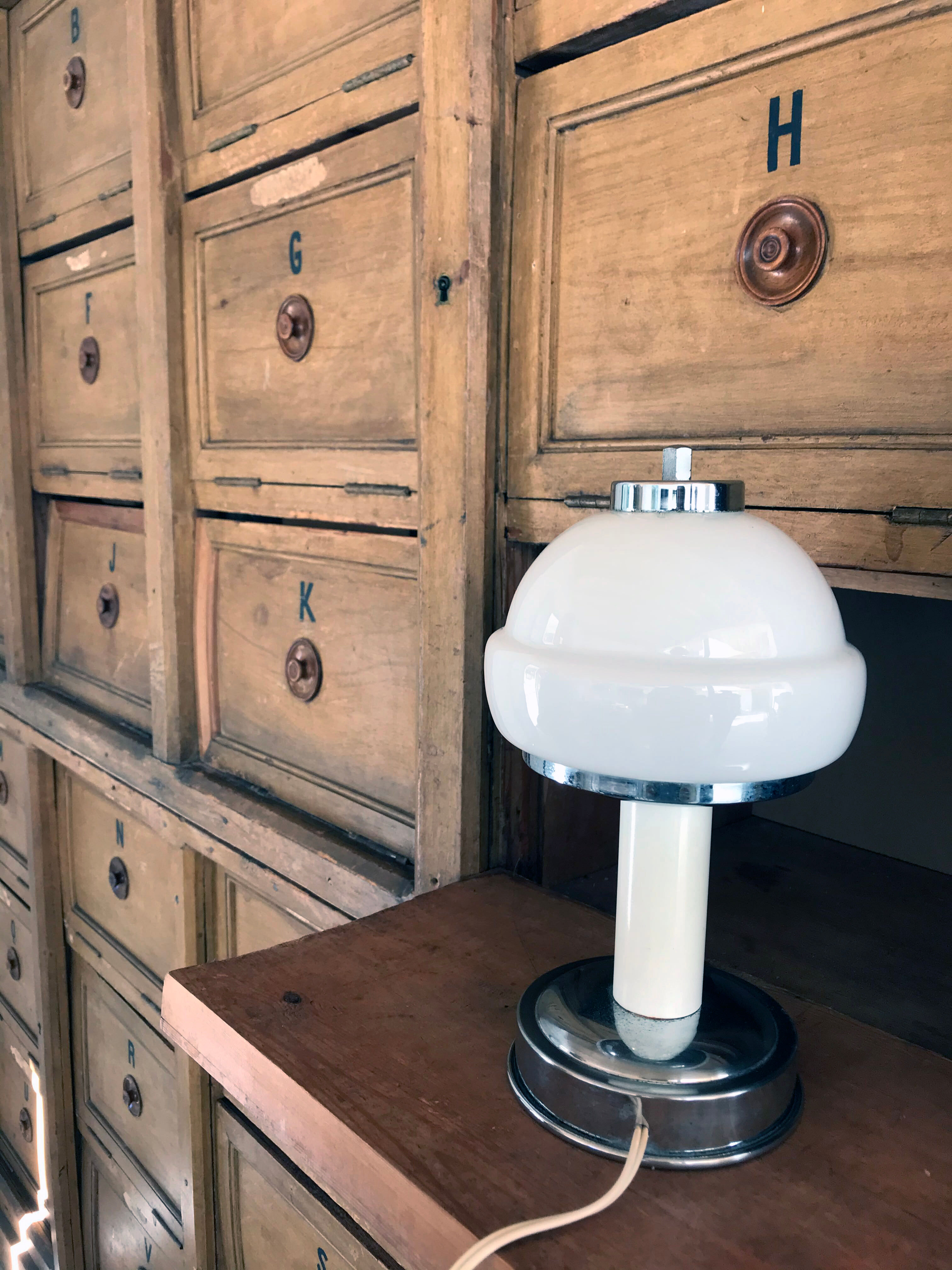 Vintage mushroom lamp in opaline arredalux