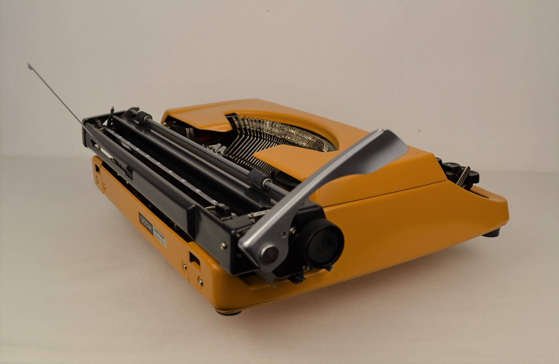 Brother deluxe 262tr mechanical typewriter - new tape