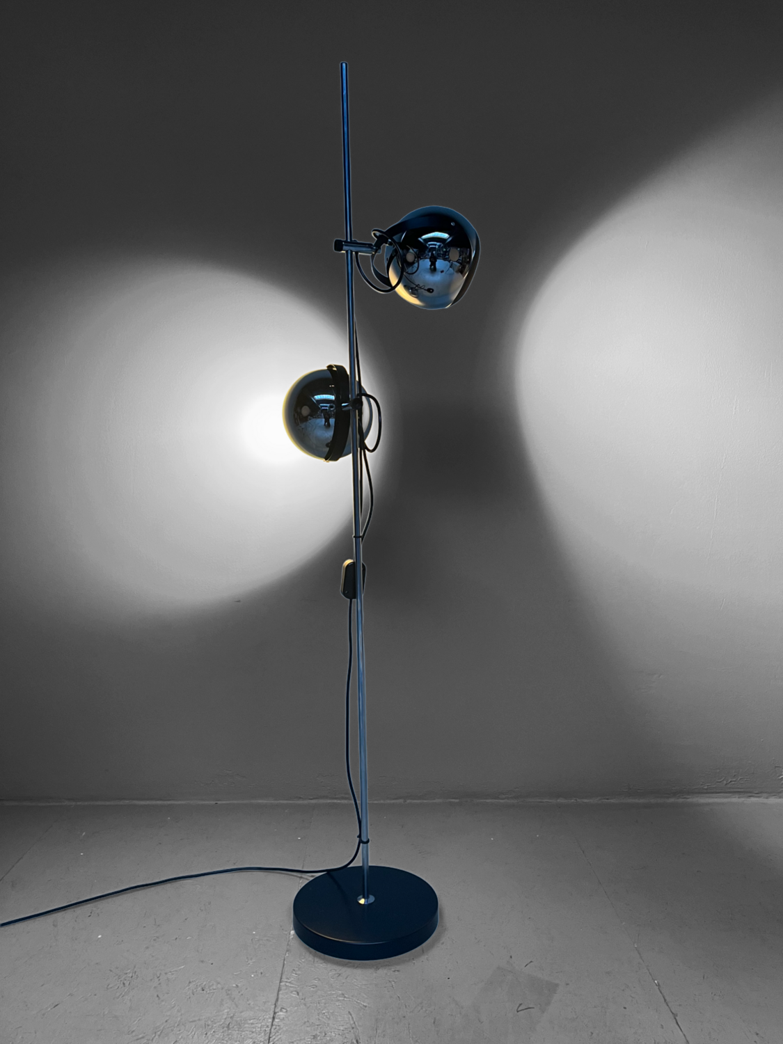 Lampe globe oculaire vintage années 70
