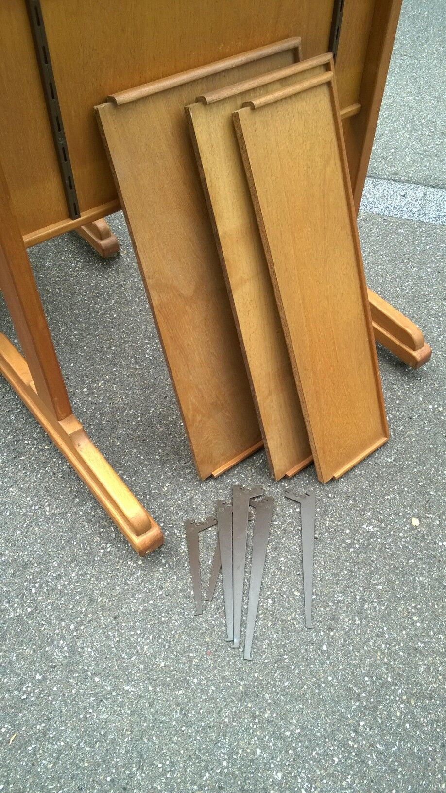 Lot of trade year 60 displays