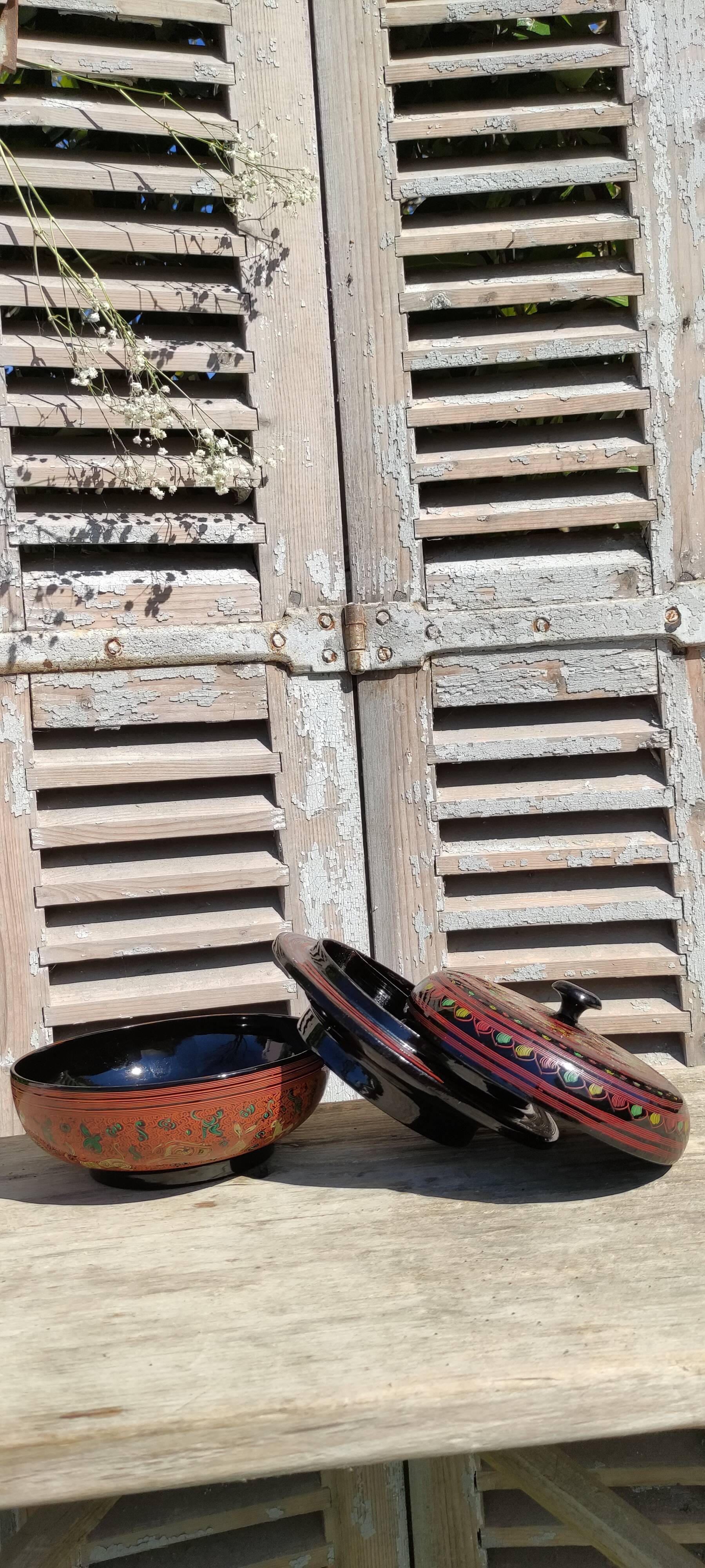 Burma's homemade laqué wooden box