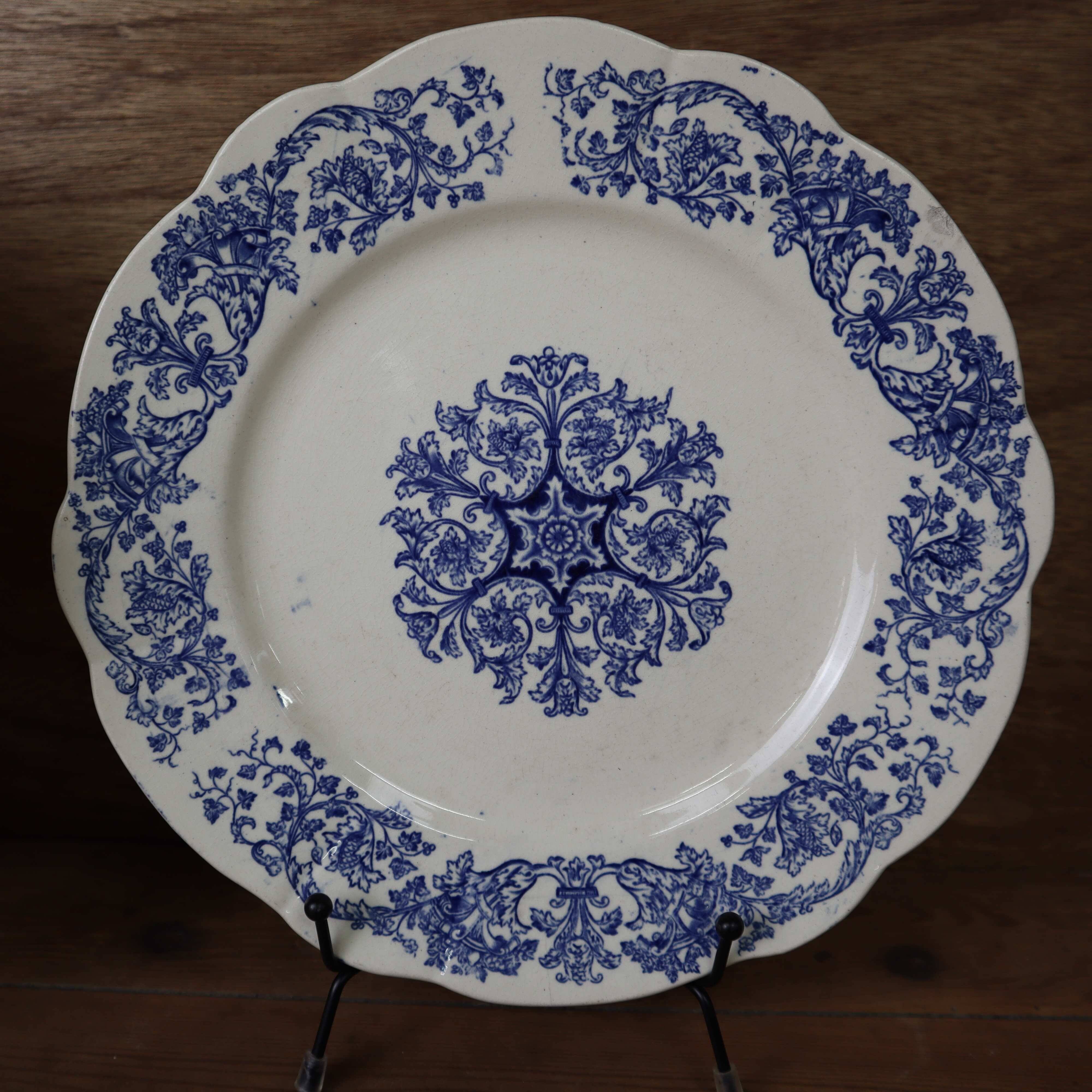 2 Old Longchamp BELLA iron earth plates, 19th century