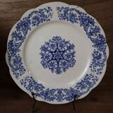 2 anciennes assiettes plates en terre de fer Longchamp Bella, XIXème