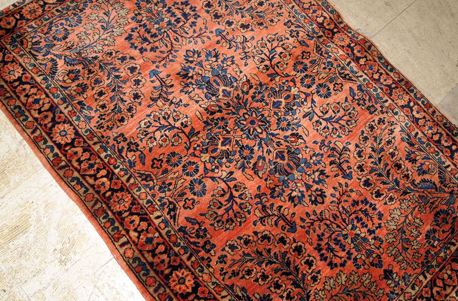 Handmade antique Persian Sarouk rug 3.2' x 5.3' (97cm x 161cm) 1920s - 1B674