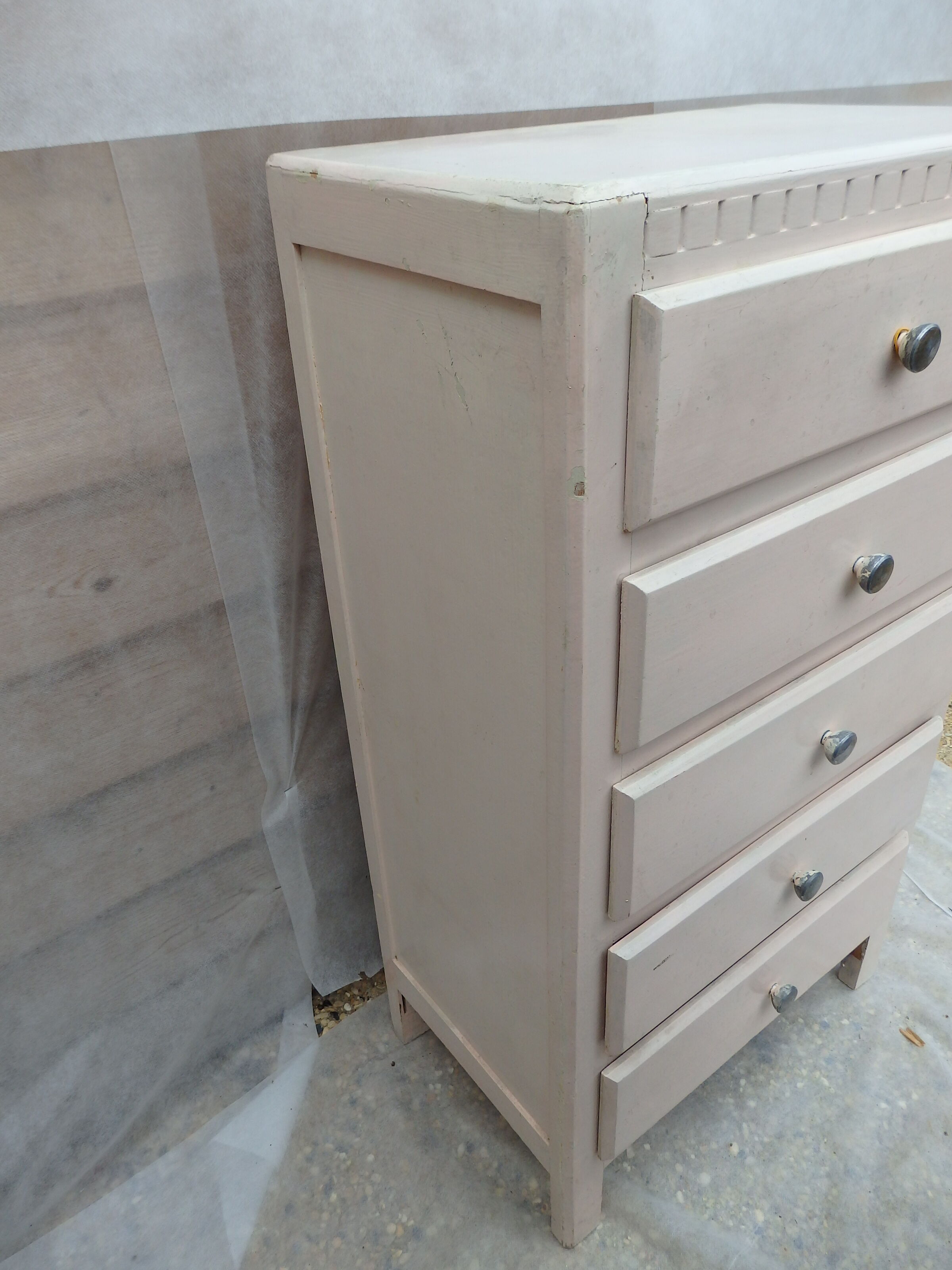 Vintage white dresser