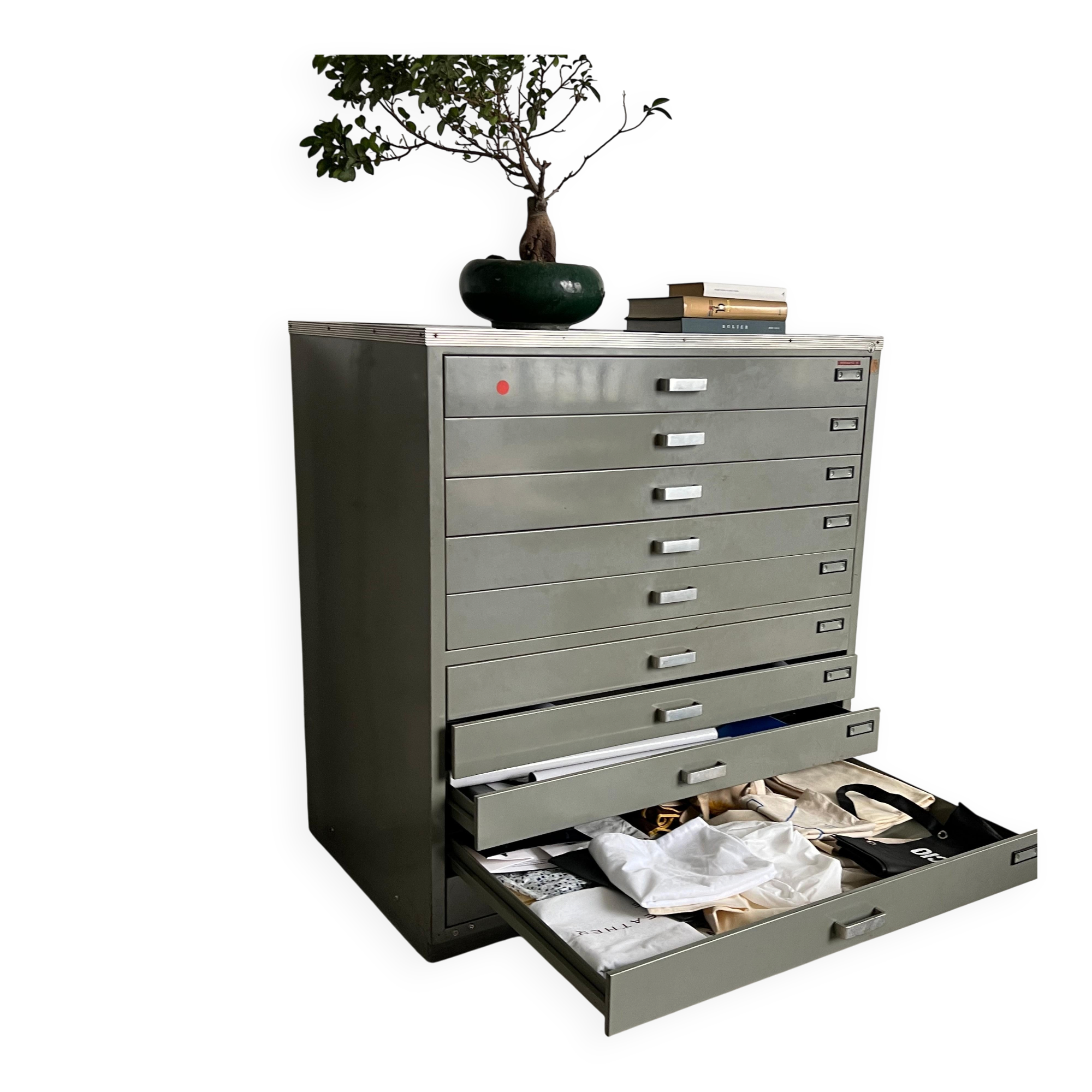 Vintage Italian Industrial Cabinet / drawers  for storage drawings and posters