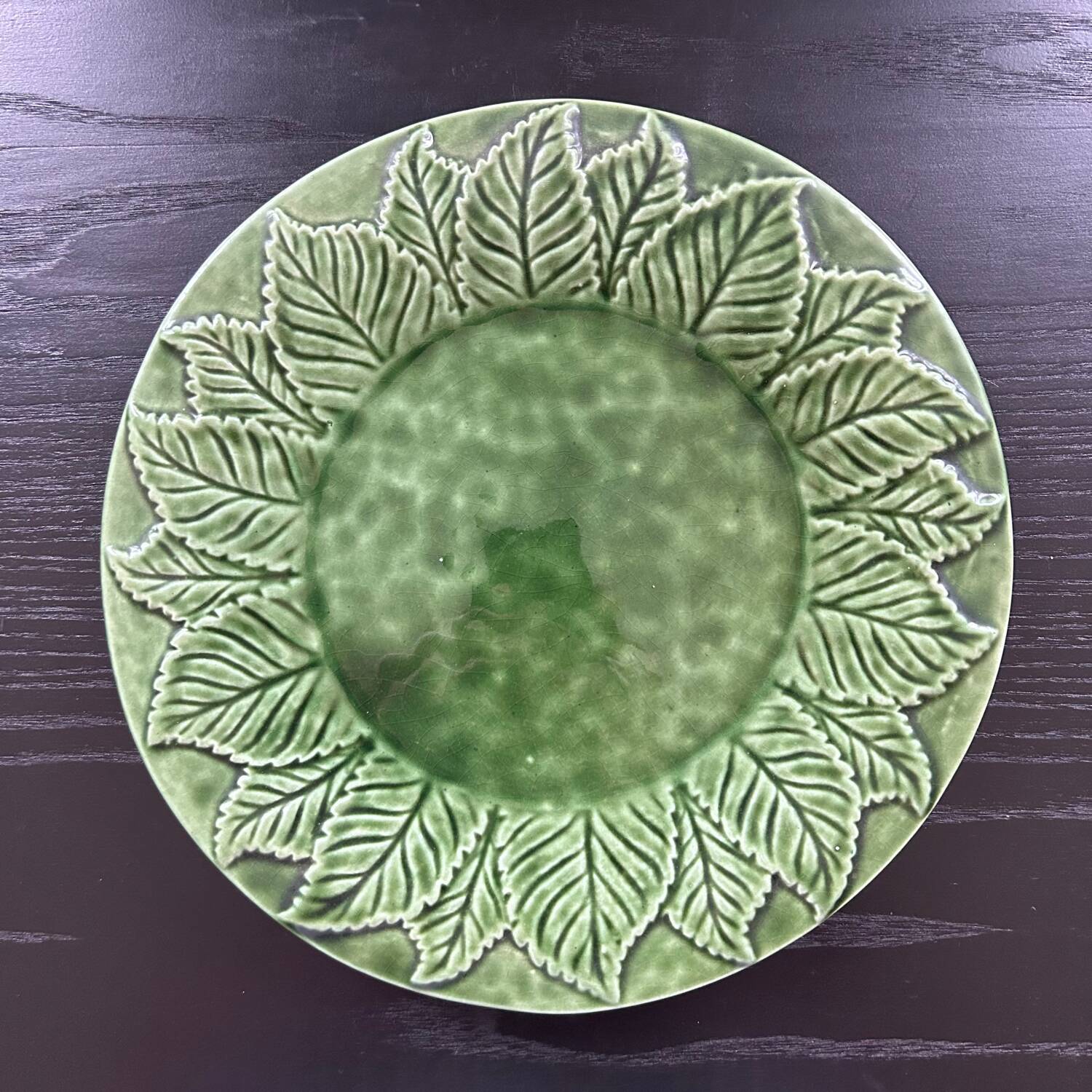 Green leaf dish in slip