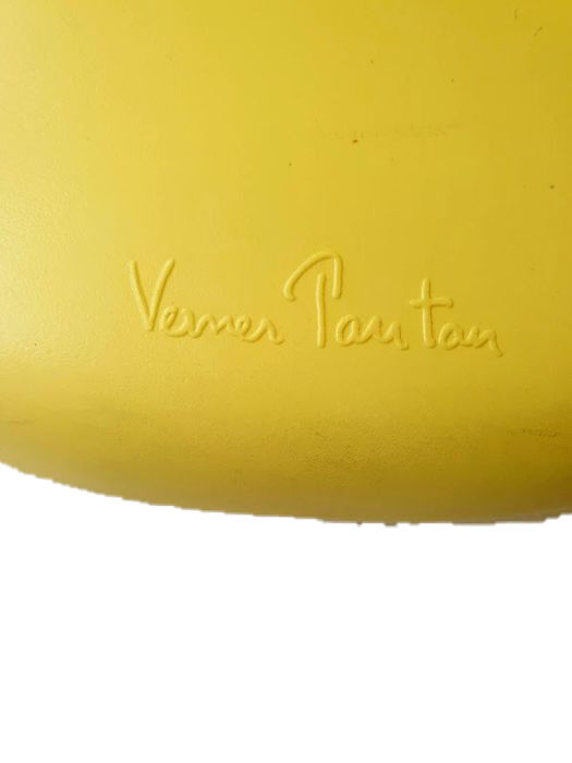 Verner Panton by chair