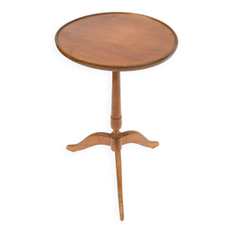 Triod pedestal table