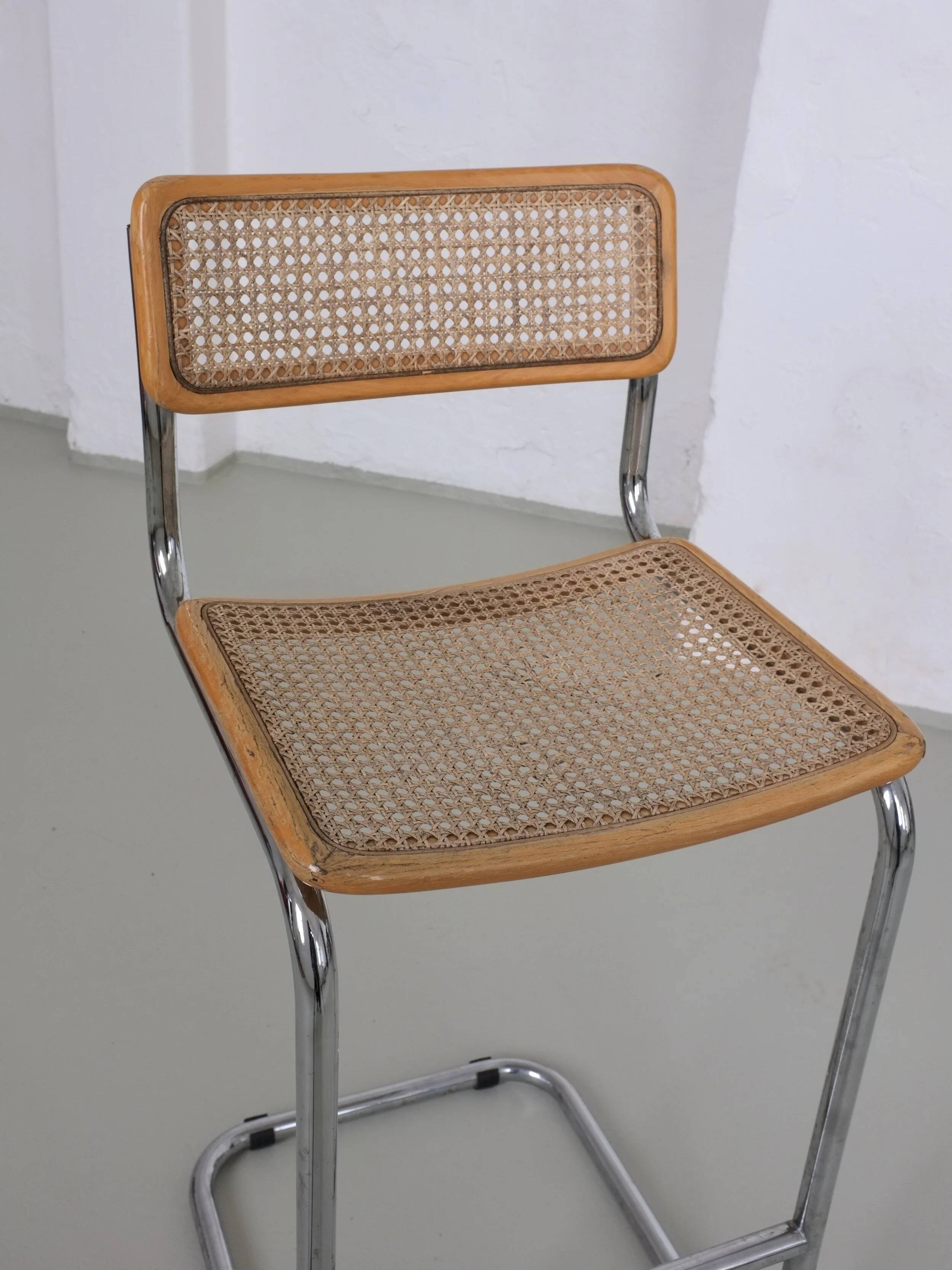 Tabouret de bar à assise tubulaire en rotin, style Marcel Breuer | Italie | Années 1970