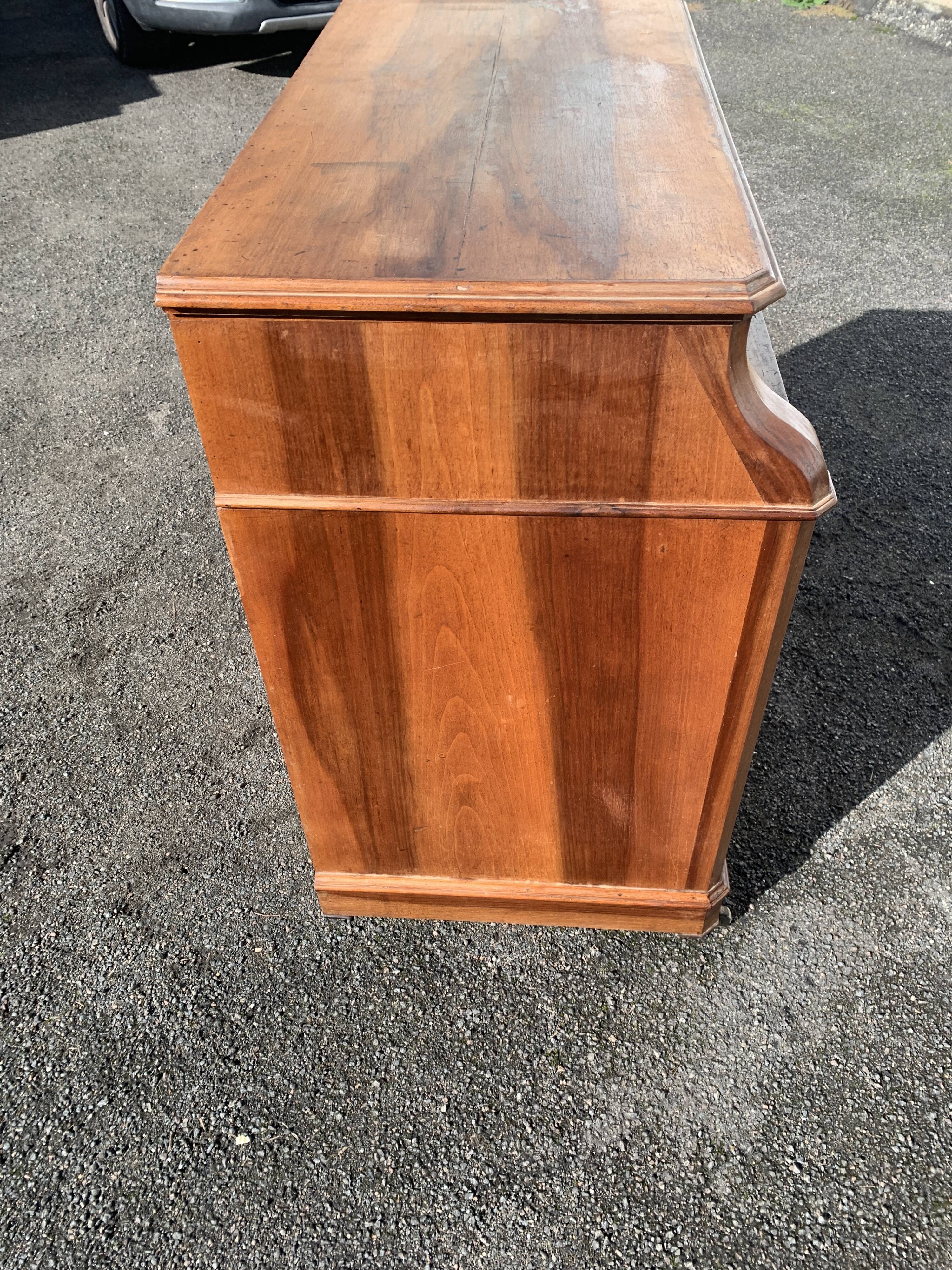 Beautiful 4-drawer chest of drawers