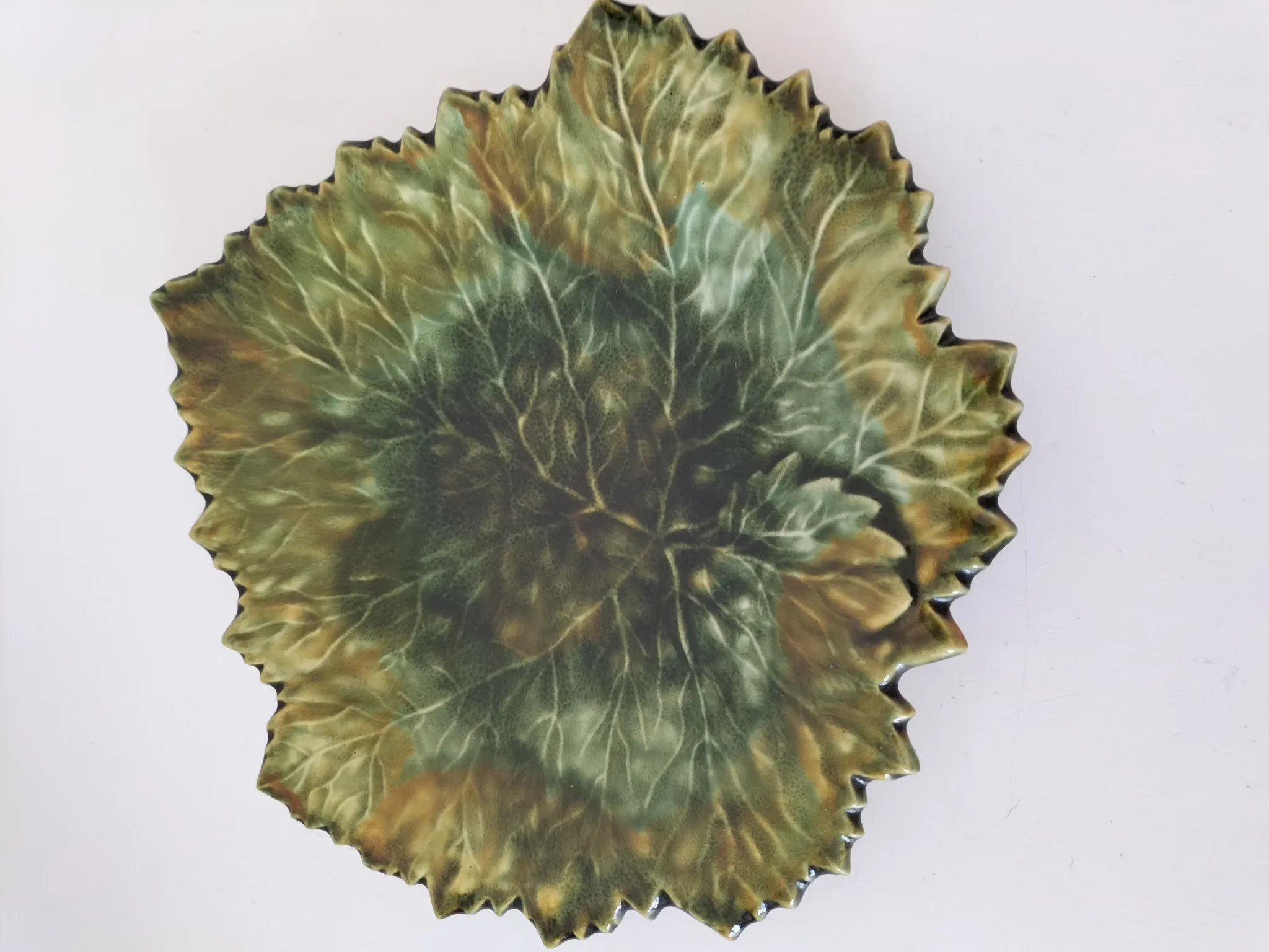 Clay leaf cutter – Art Pottery of the Sorgue