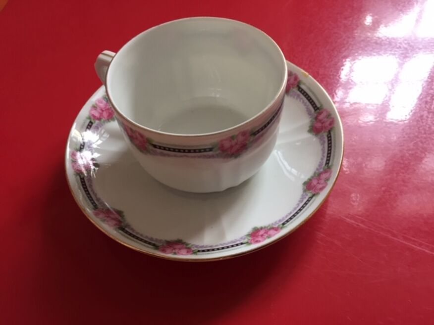 Ancien service café ou à thé, en porcelaine, estampillé Epiag Aich