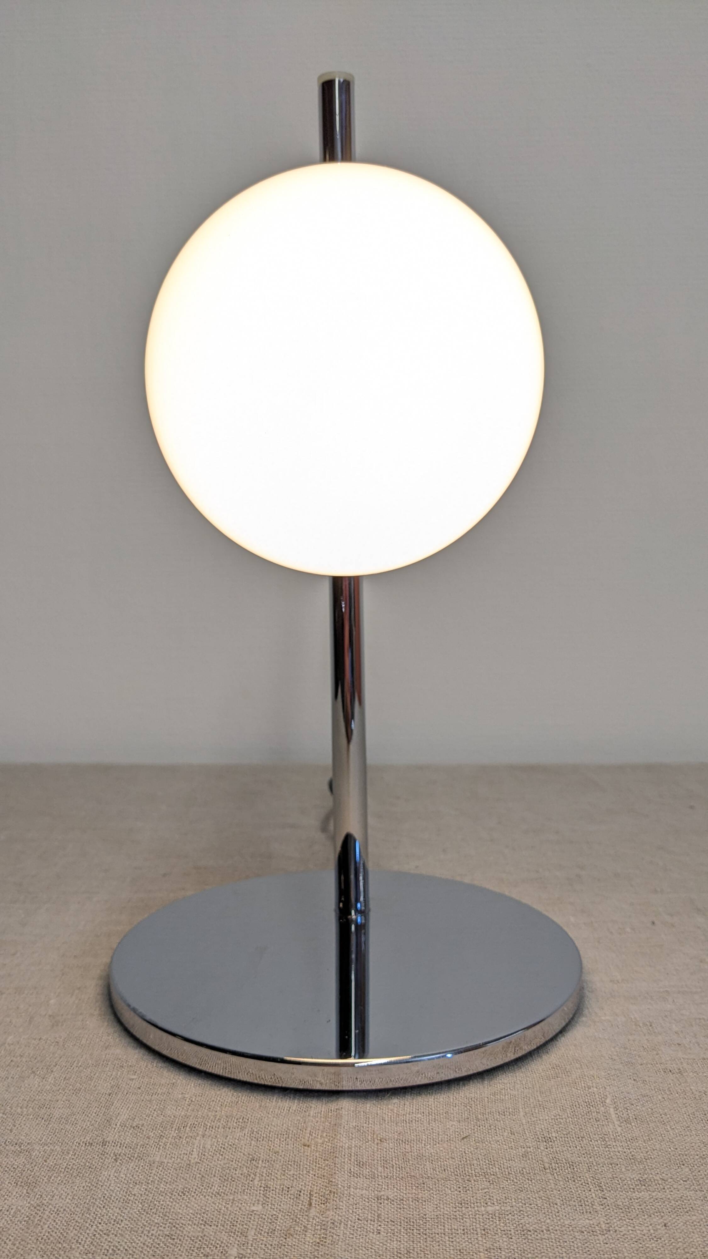 Space age lamp in white opaline from the 60s/70s