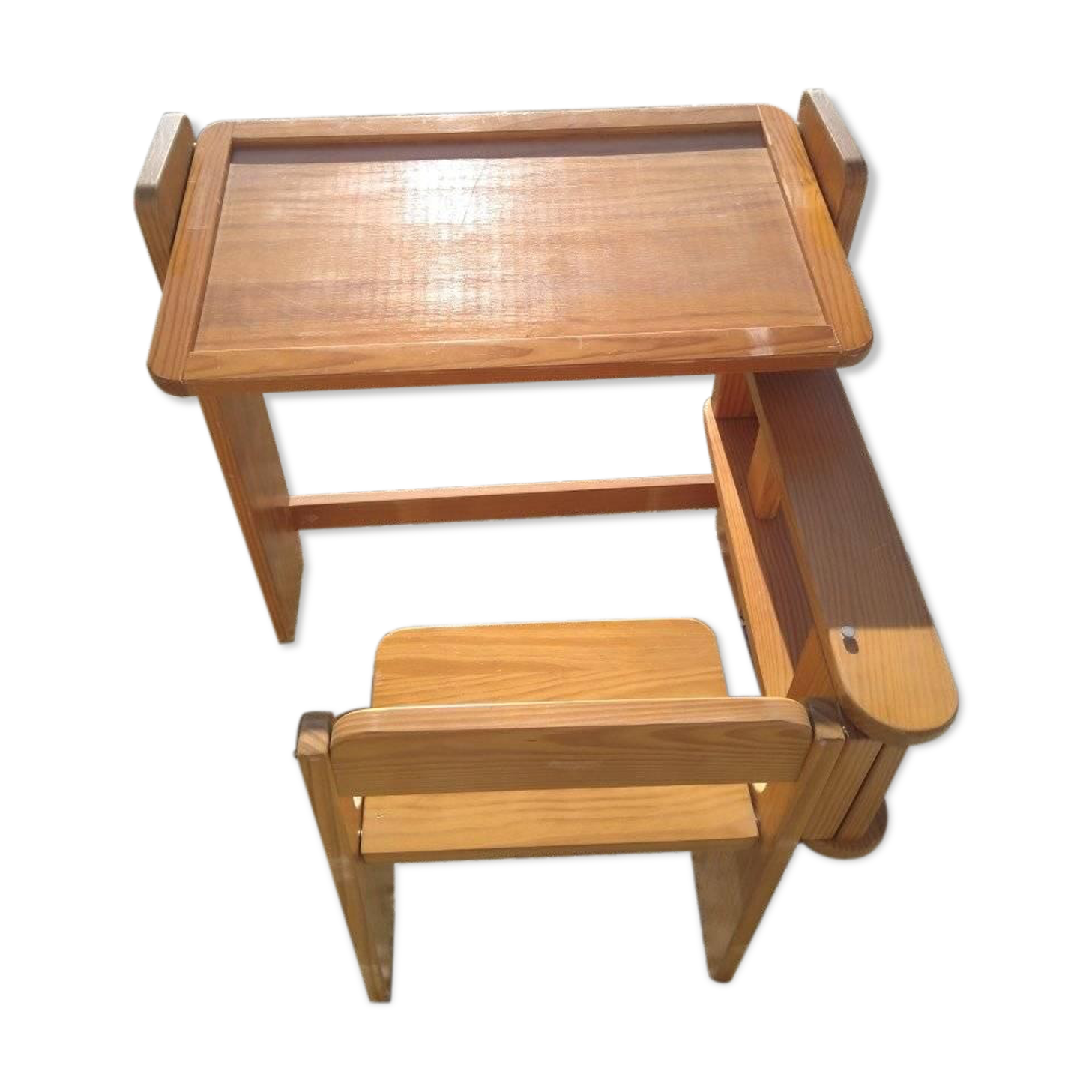 Small child desk