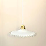 Crenellated opaline suspension