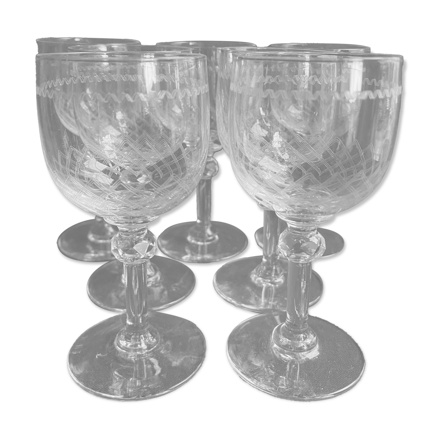 7 wine glasses – Blown, cut and guilloché glass