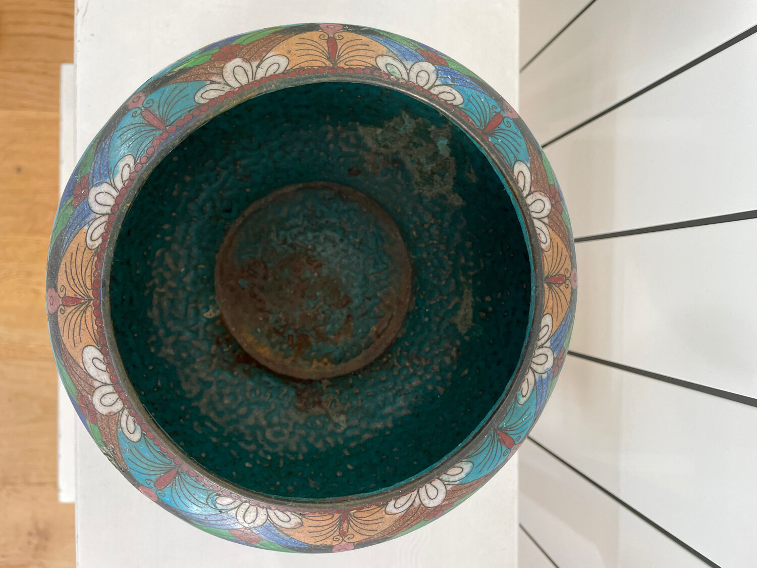 Cache-pot ancien en cloisonné, Japon, XIXe